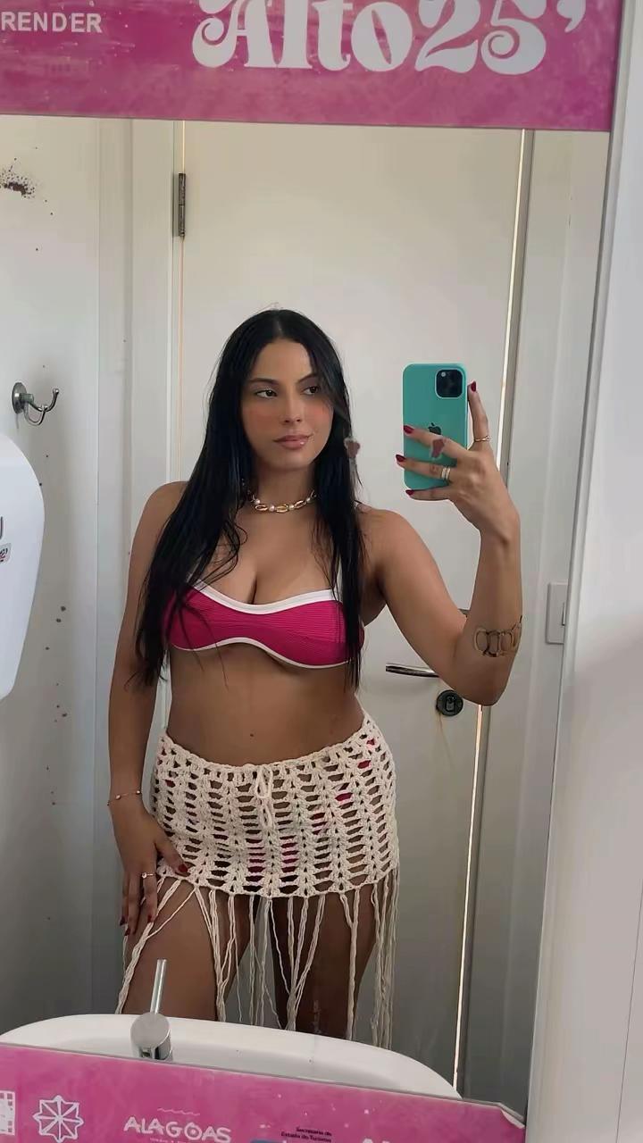 @May Alves