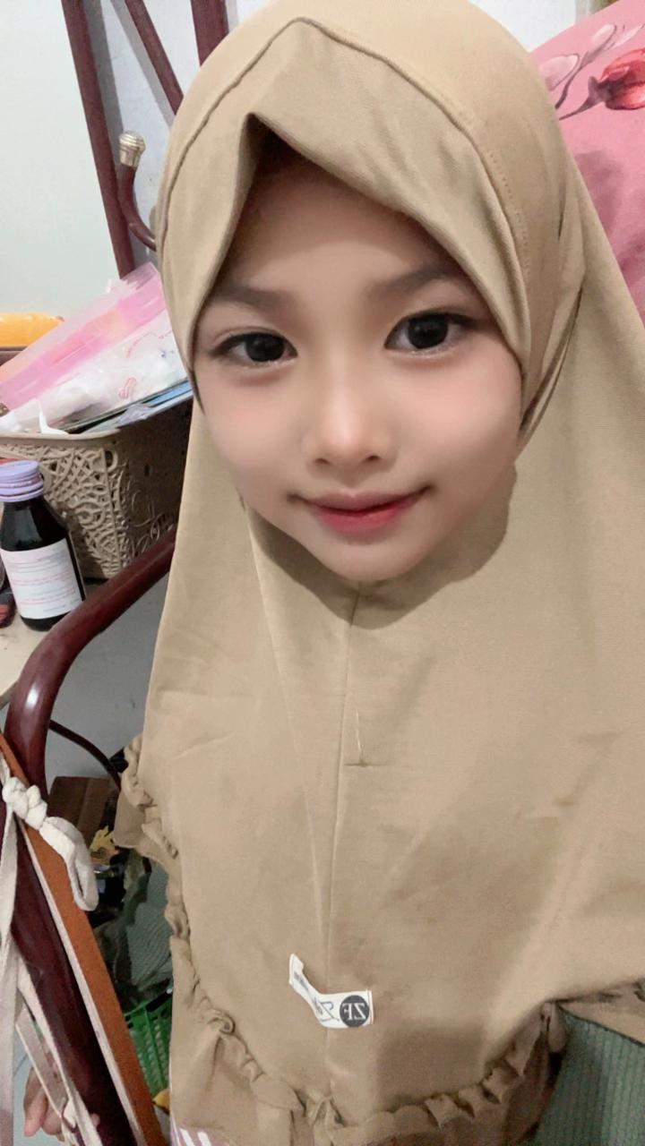 @Anya makeup