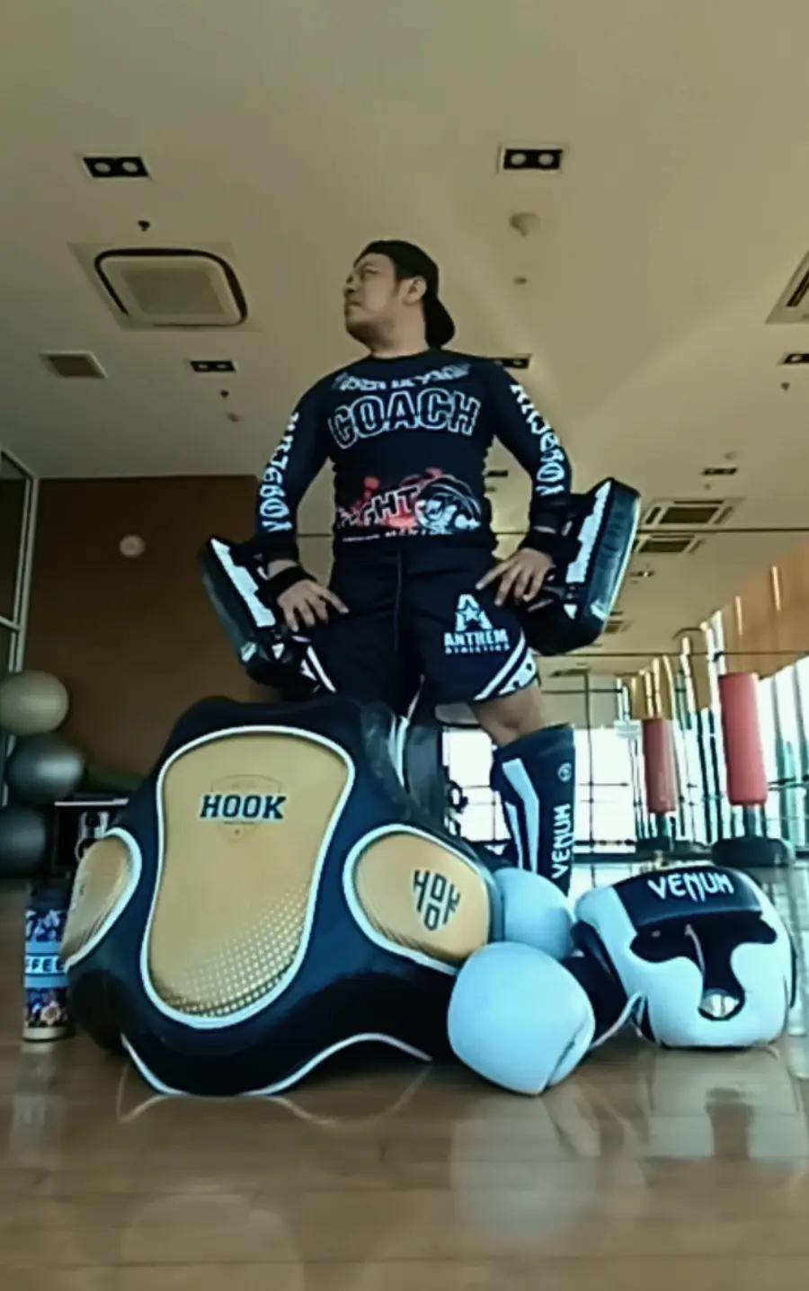 @KRISBOXMMA