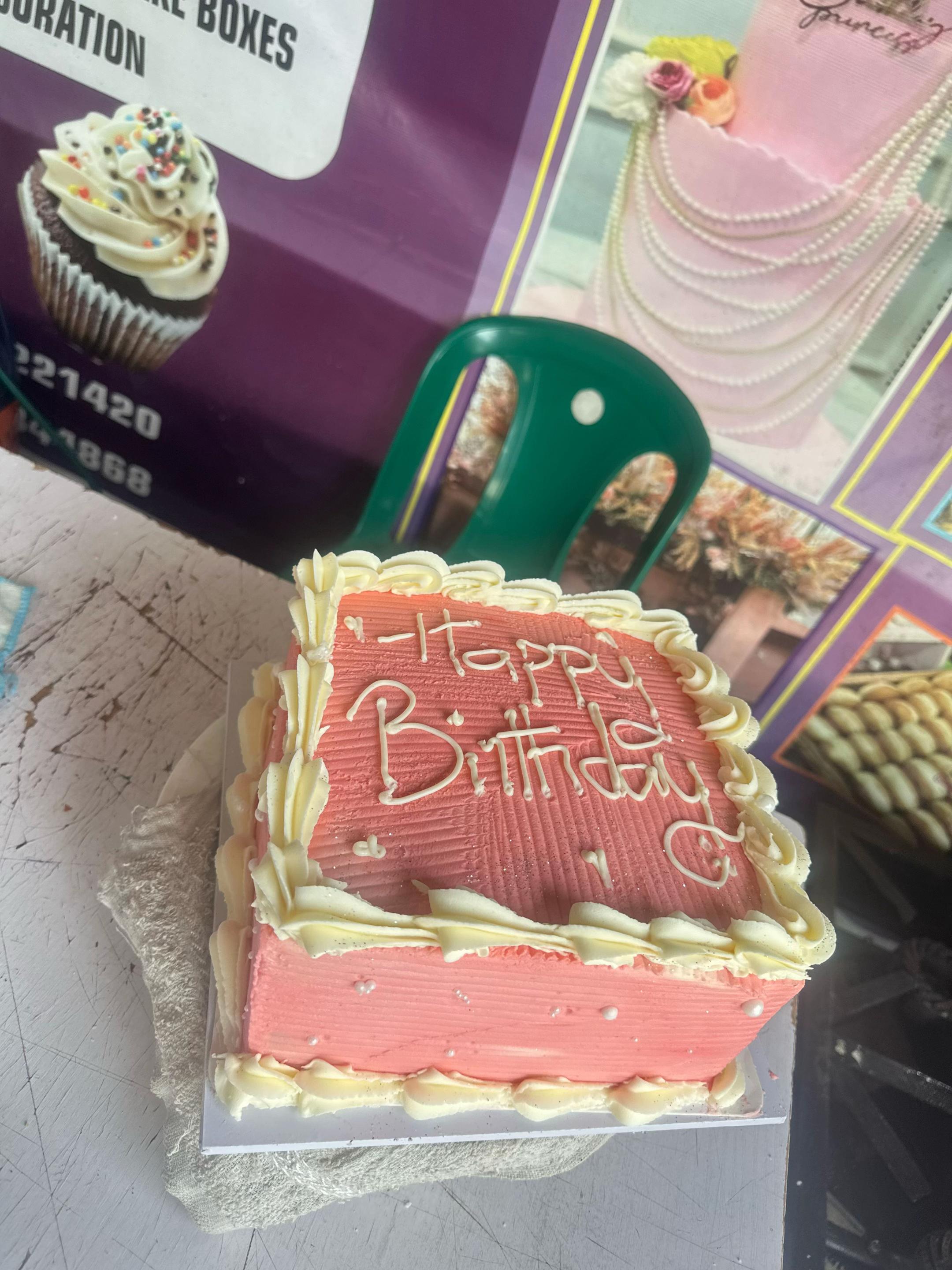 @UGHELLI CAKE VENDOR /GLAMOUR