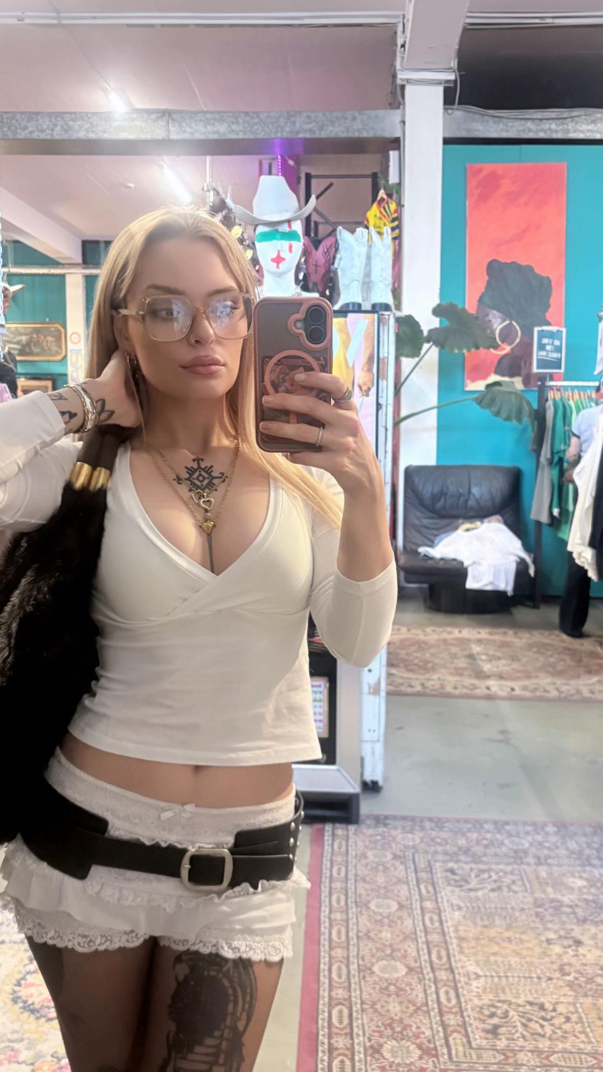 @♱ mel ♱