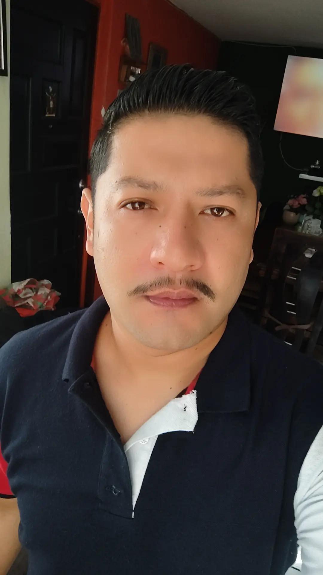 @Adán Martínez