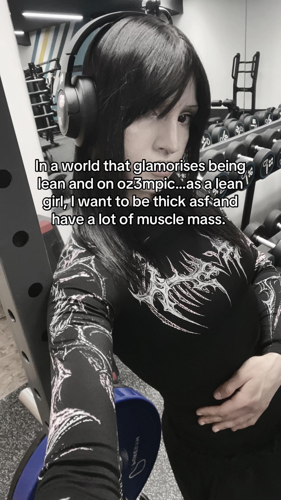@muscled0ll