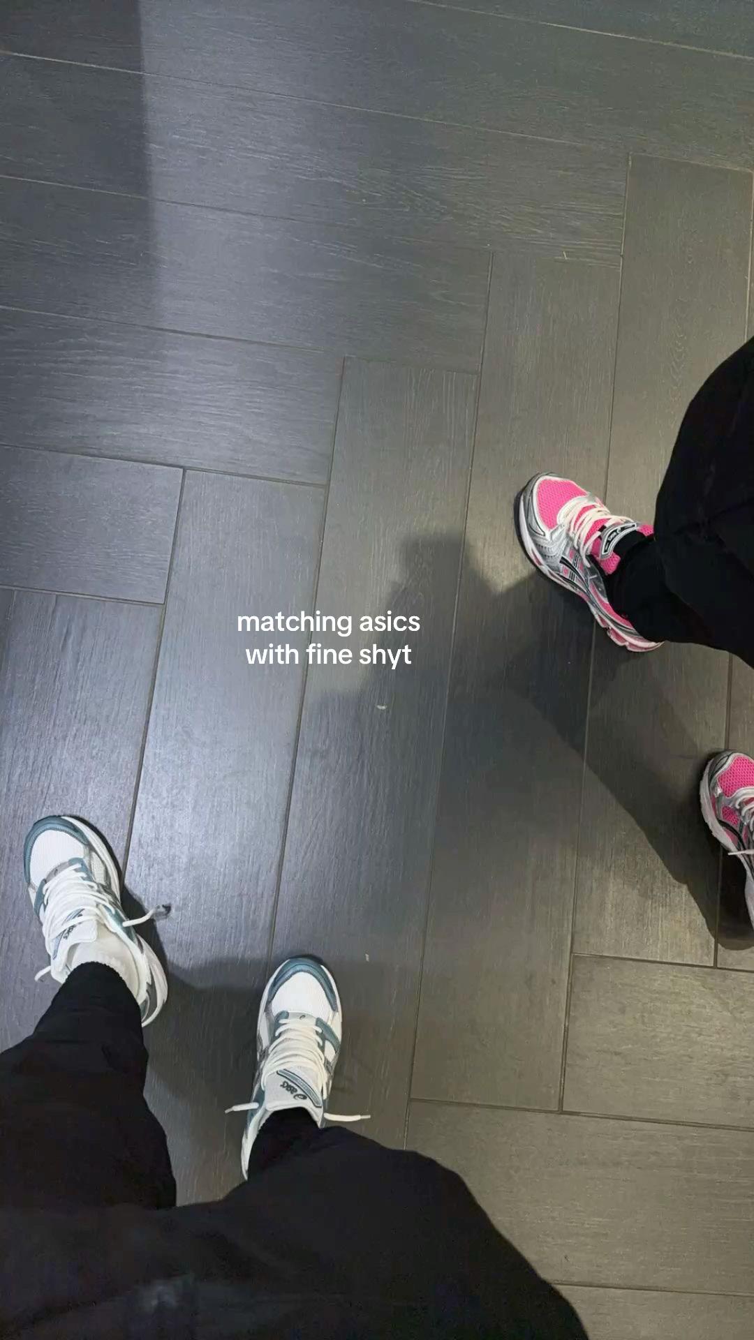 @⁻