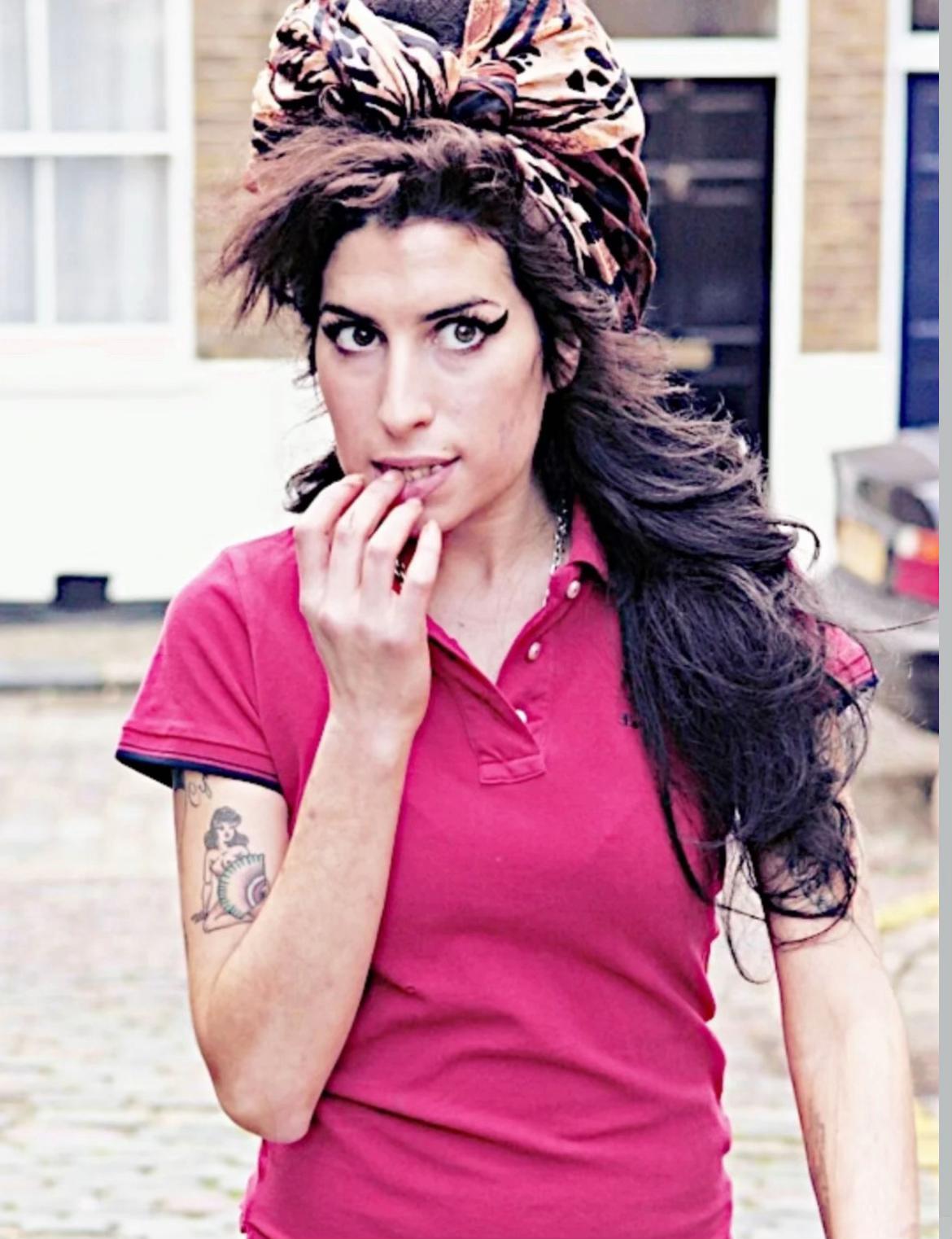 @amy_backtoblack