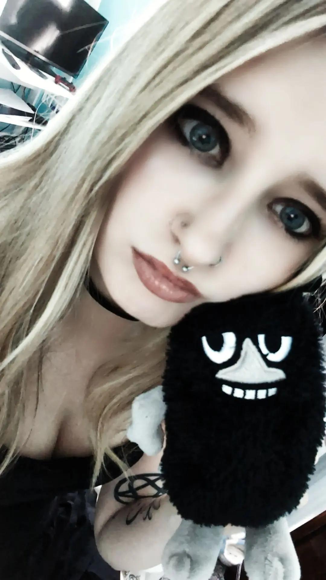 @<3