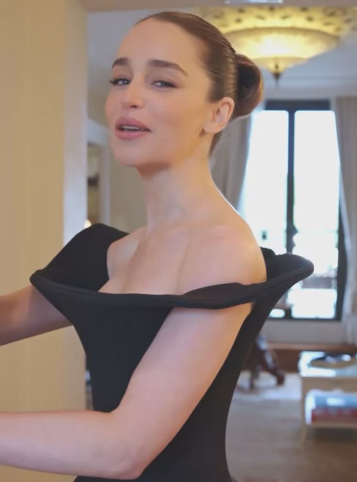 @Emilia Clarke