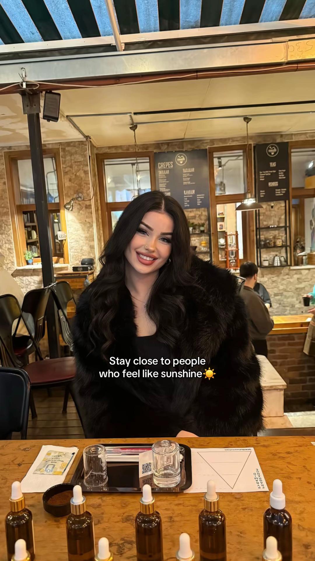 @🖤