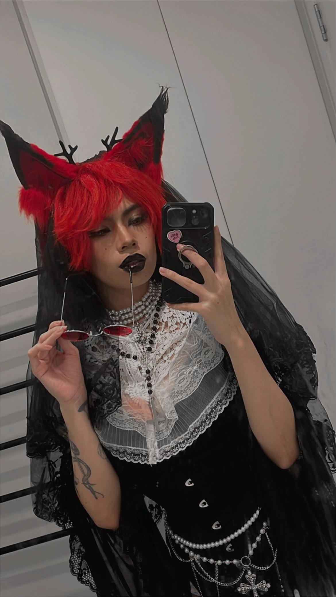 @DIAVAL • COS