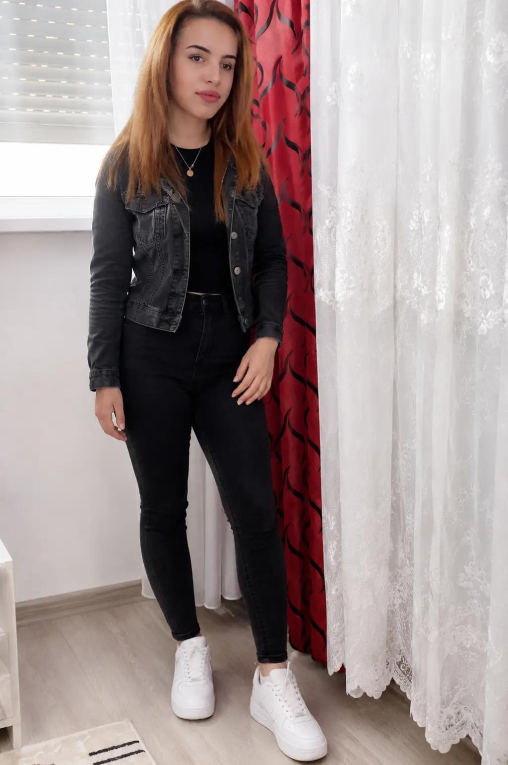 @👑ionela vrj👑💫
