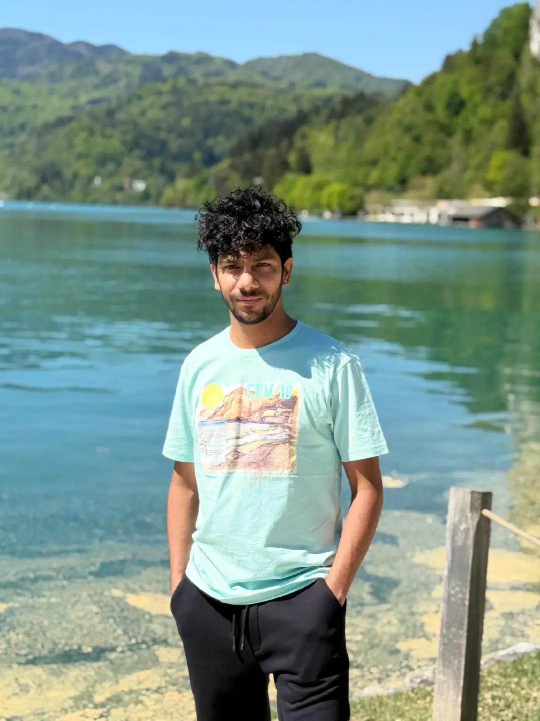 @suraj gautam🇳🇵😘 🇸🇮
