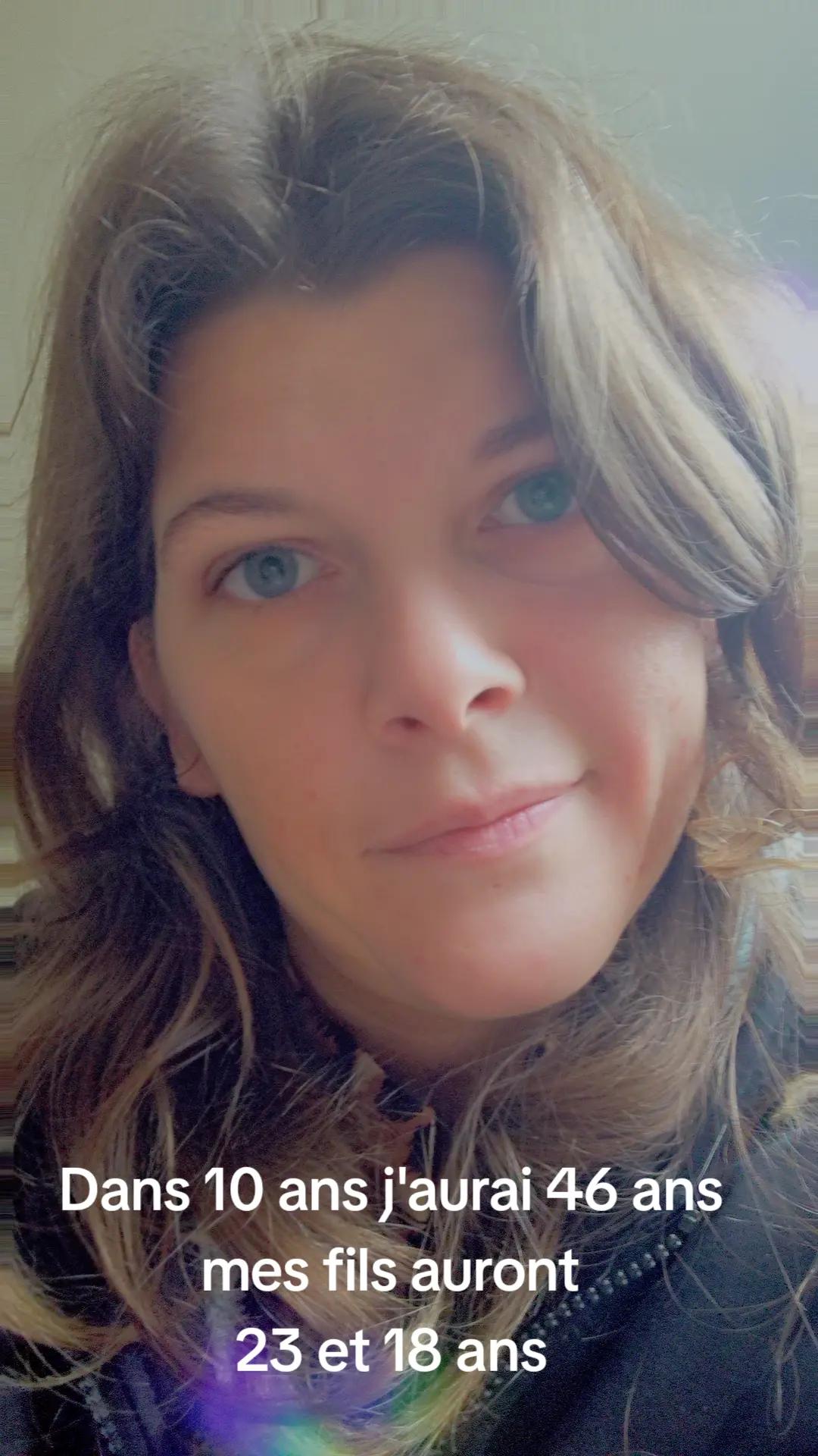 @🌩️ Mme Buzz l'&eacute;clair 🌩️