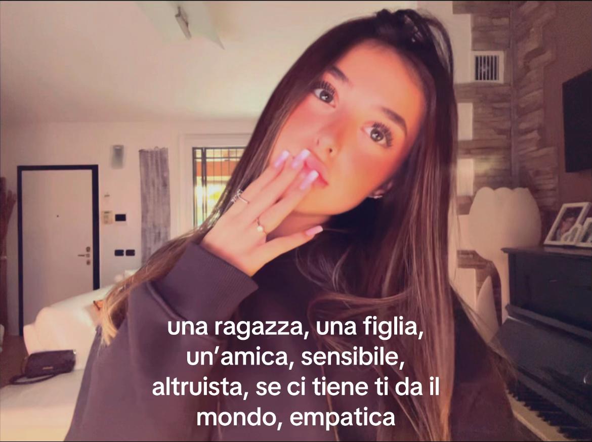 @carlottaa