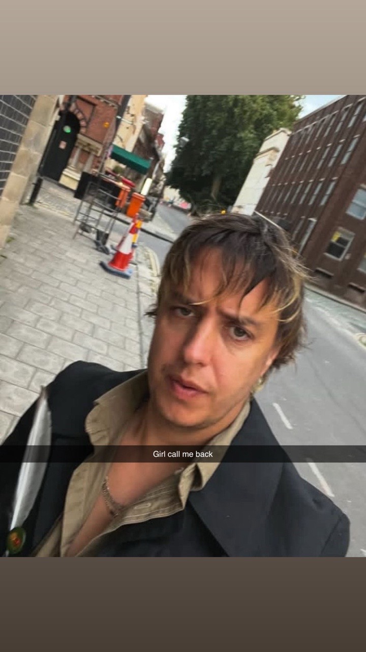@Julian Casablancas is hot 🥹✌️