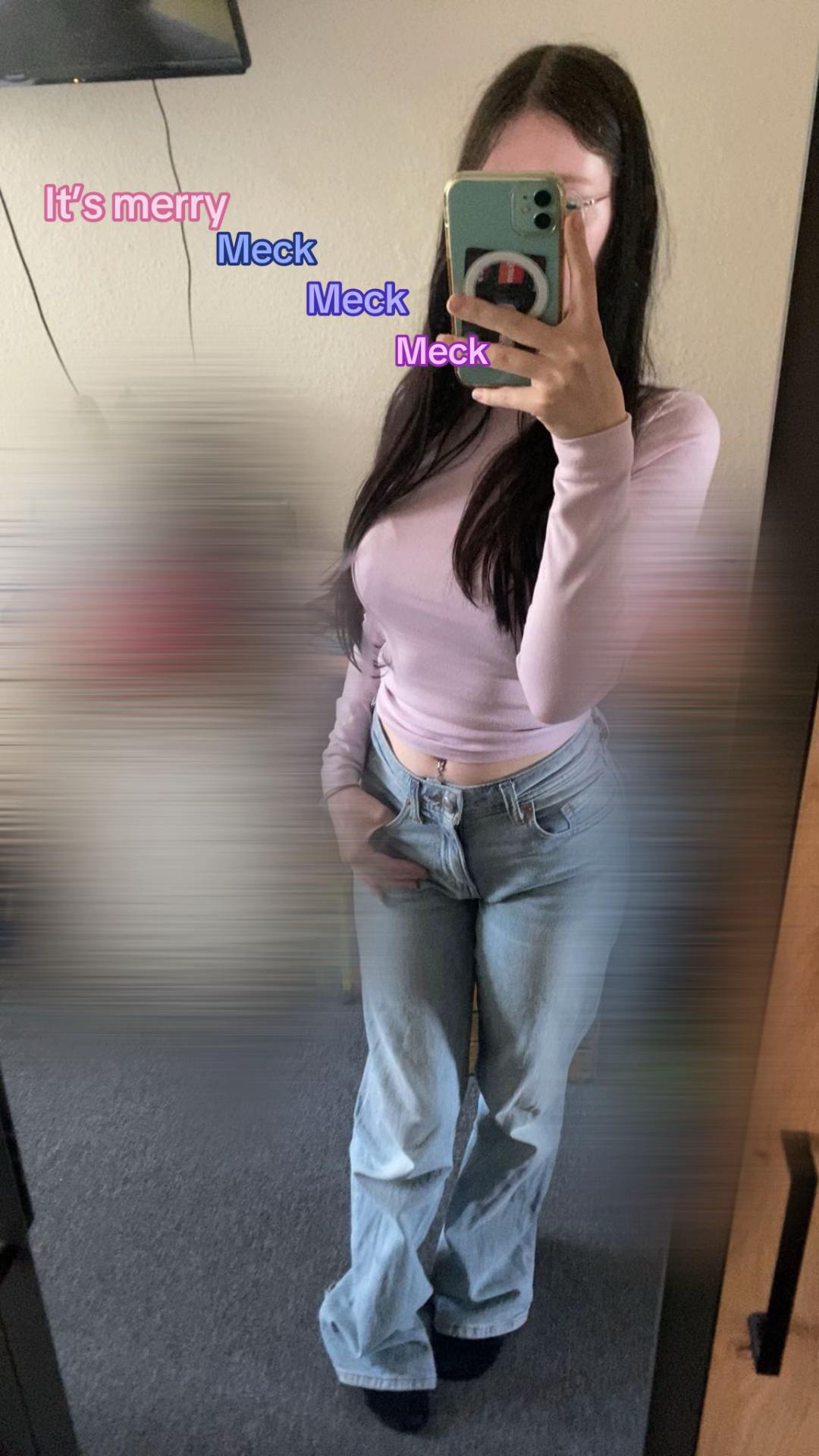 @🫐