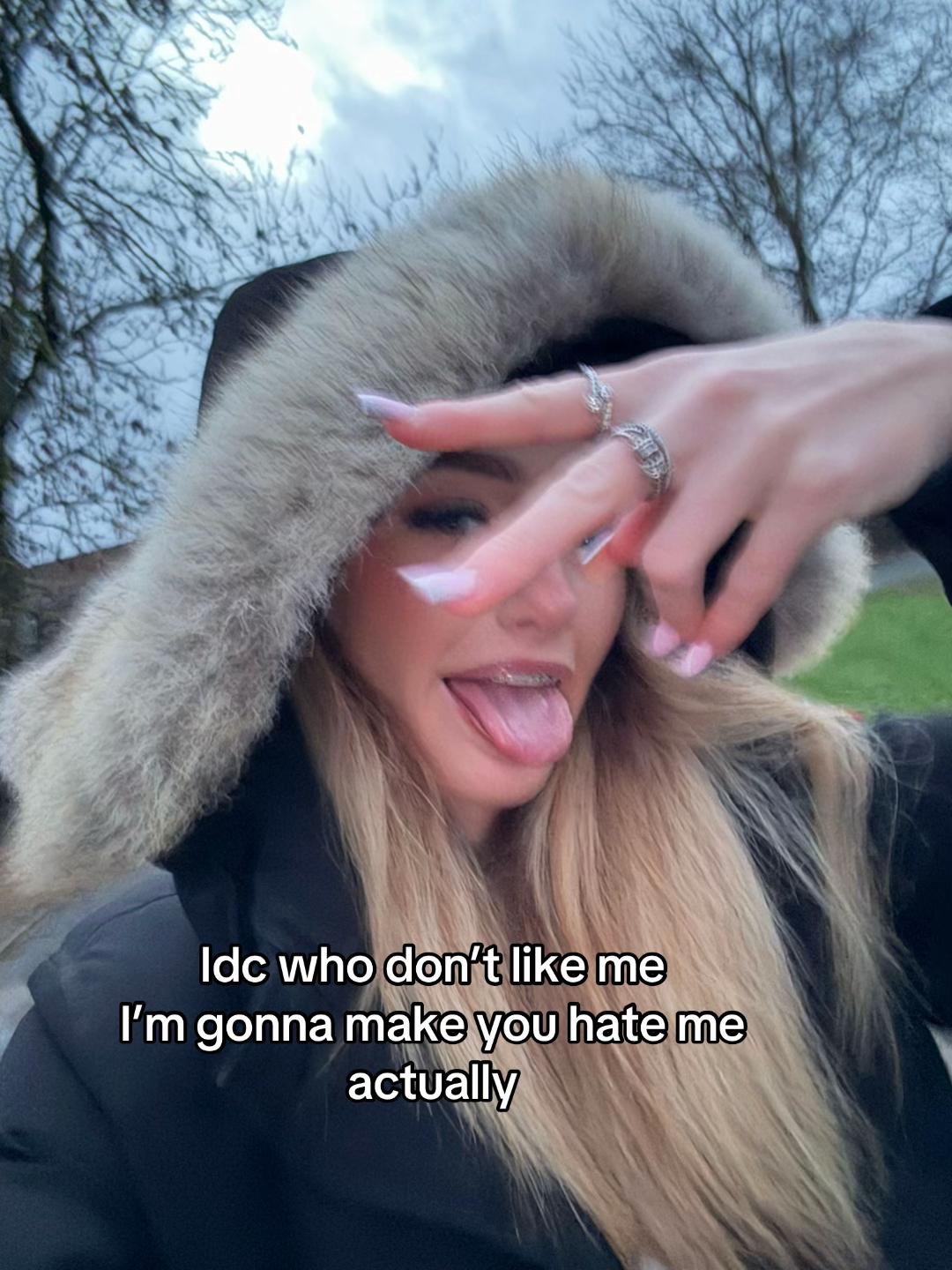 @💕𝓒𝓱𝓪𝓻𝓵𝓮𝓲𝓰𝓱 💕