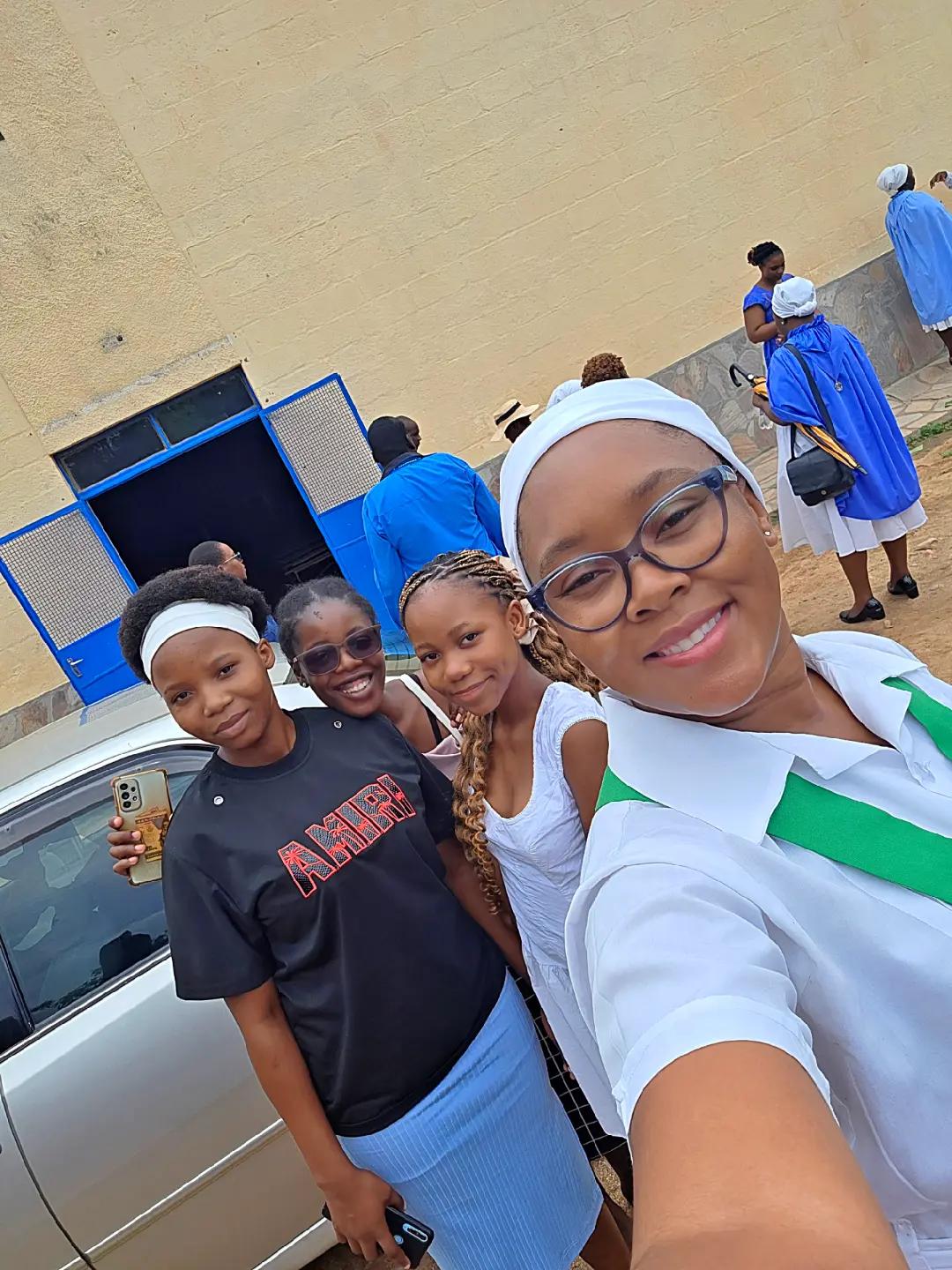 @Tinotenda Makechemu 🇿🇼🇶🇦