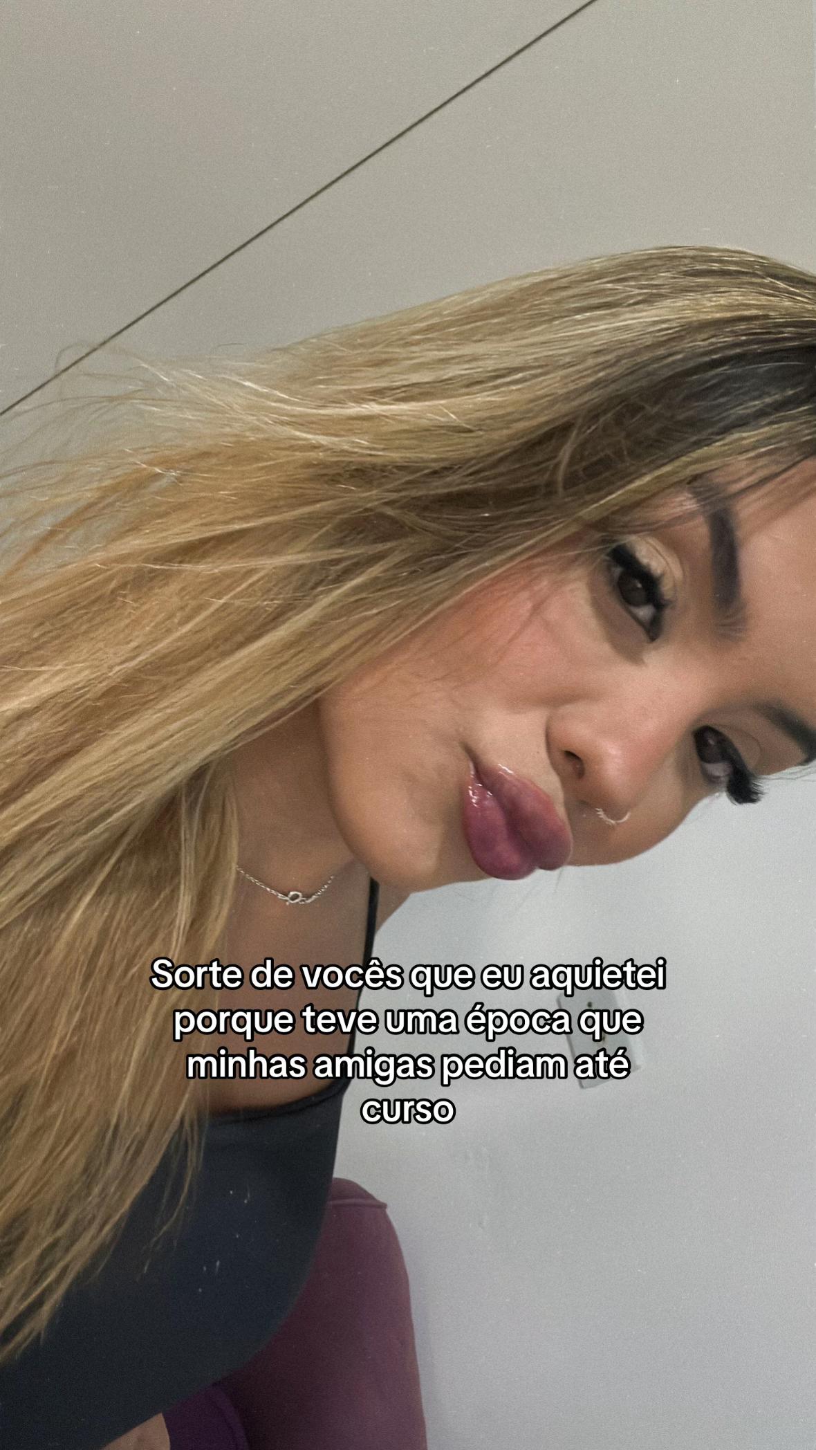 @Karine Vitoria.