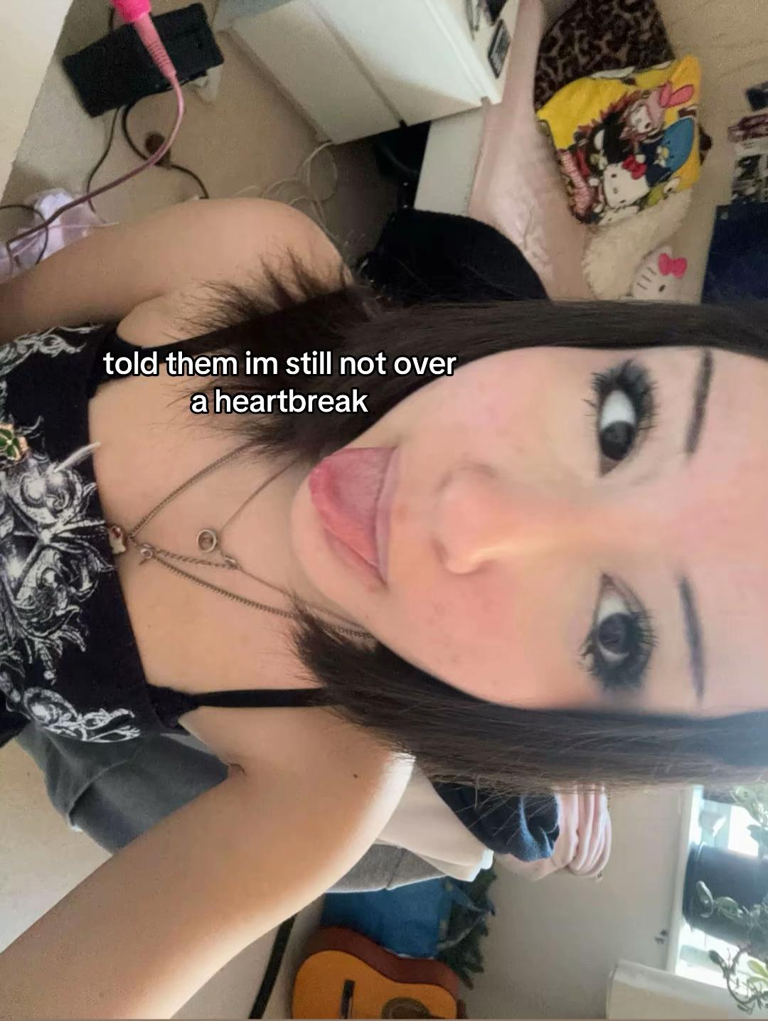 @𝔄𝔰𝔥𝔞🦇