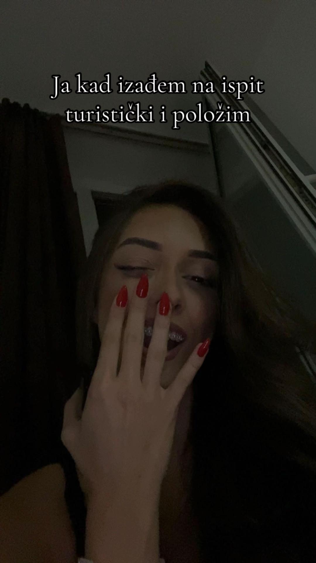@isidora