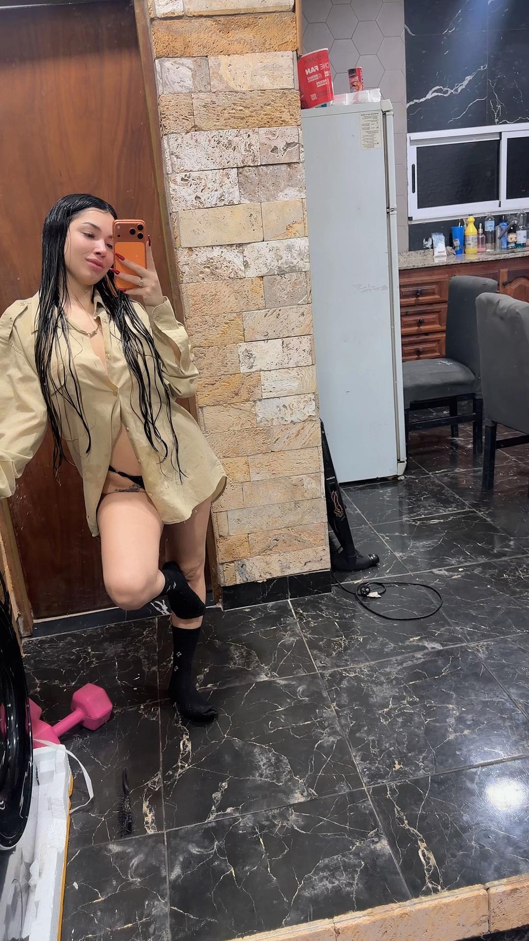 @Micaela