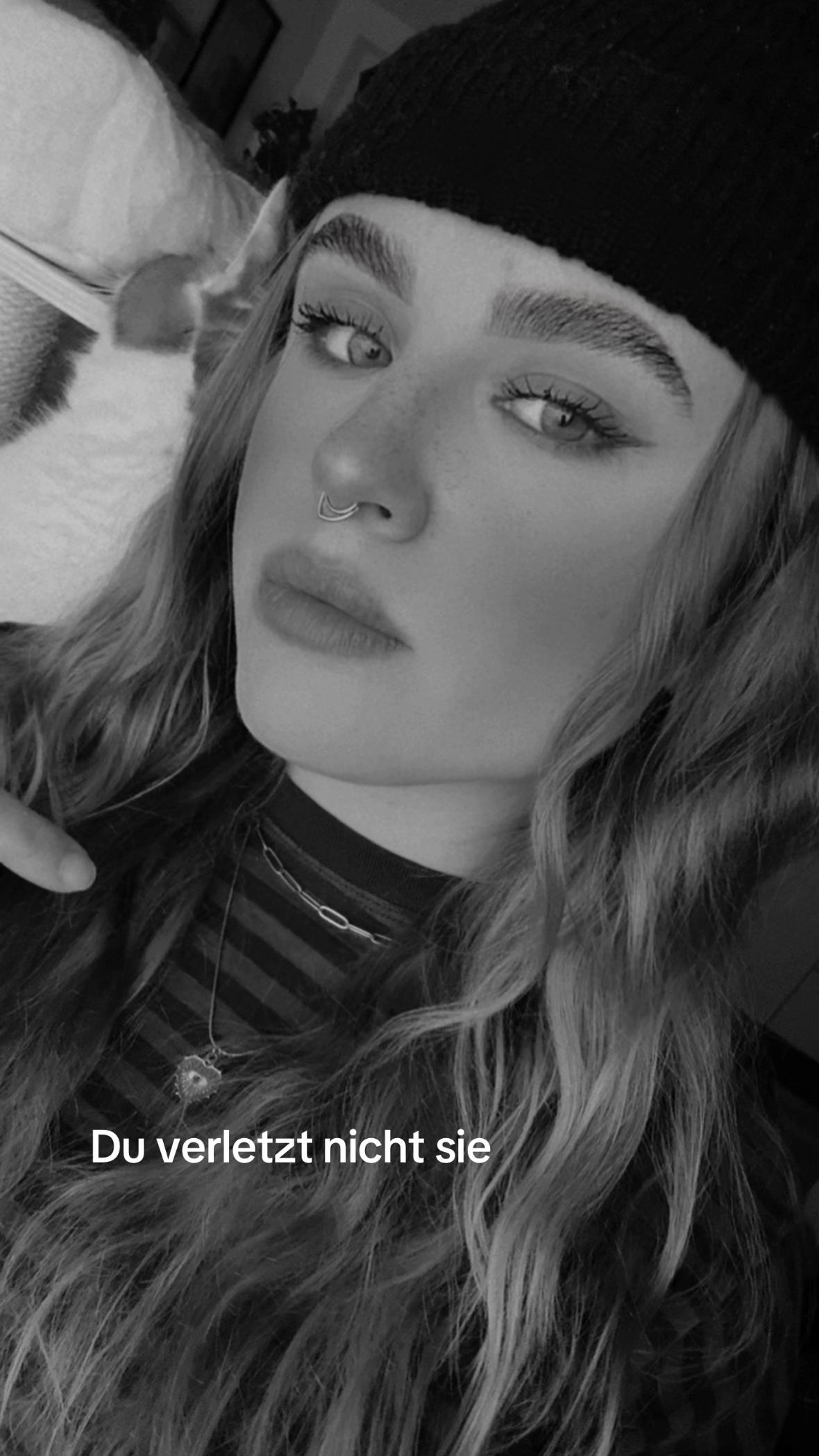 @Lara🖤