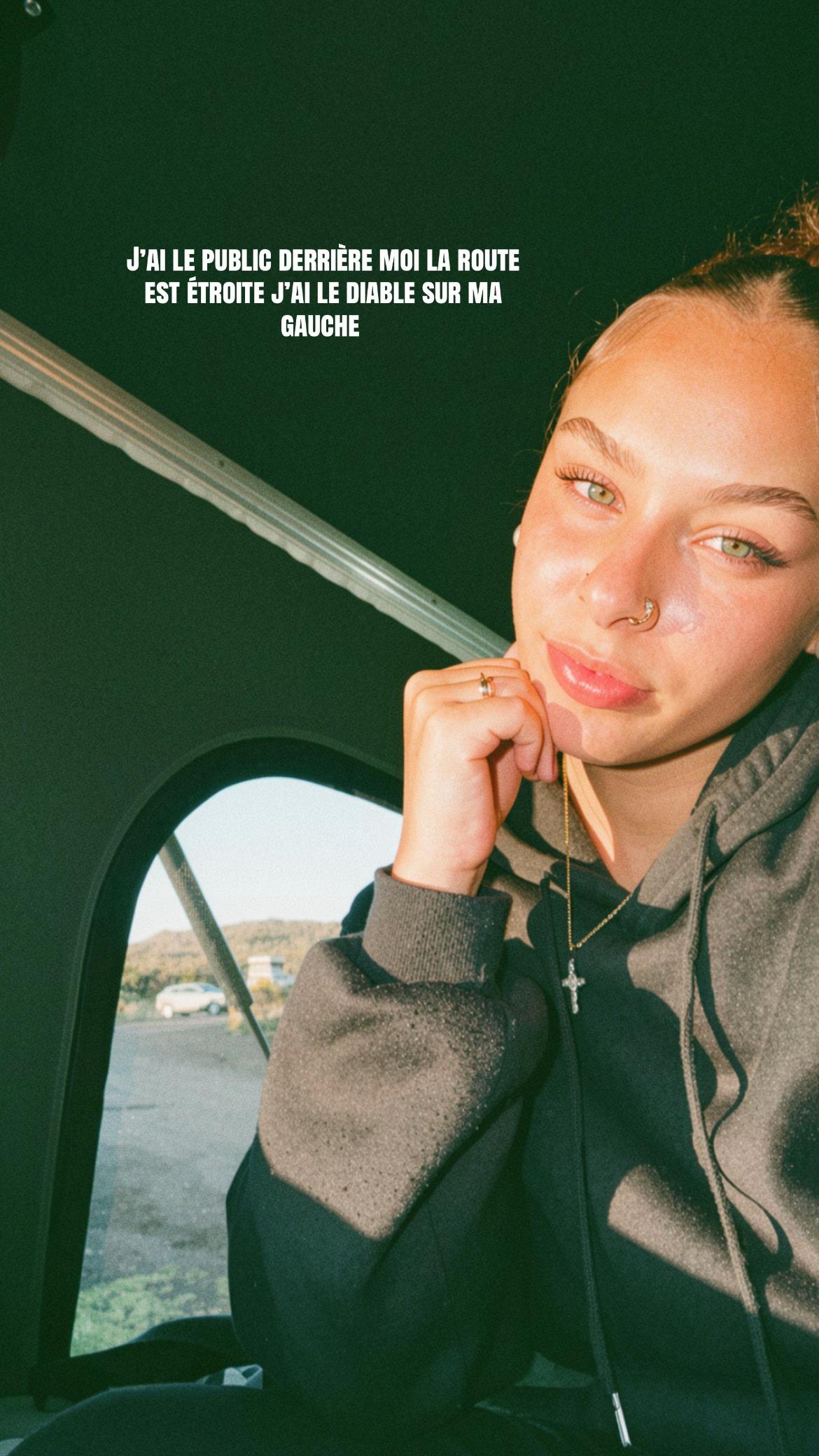 @𝟑𝟐 🧚🏼&zwj;♀️