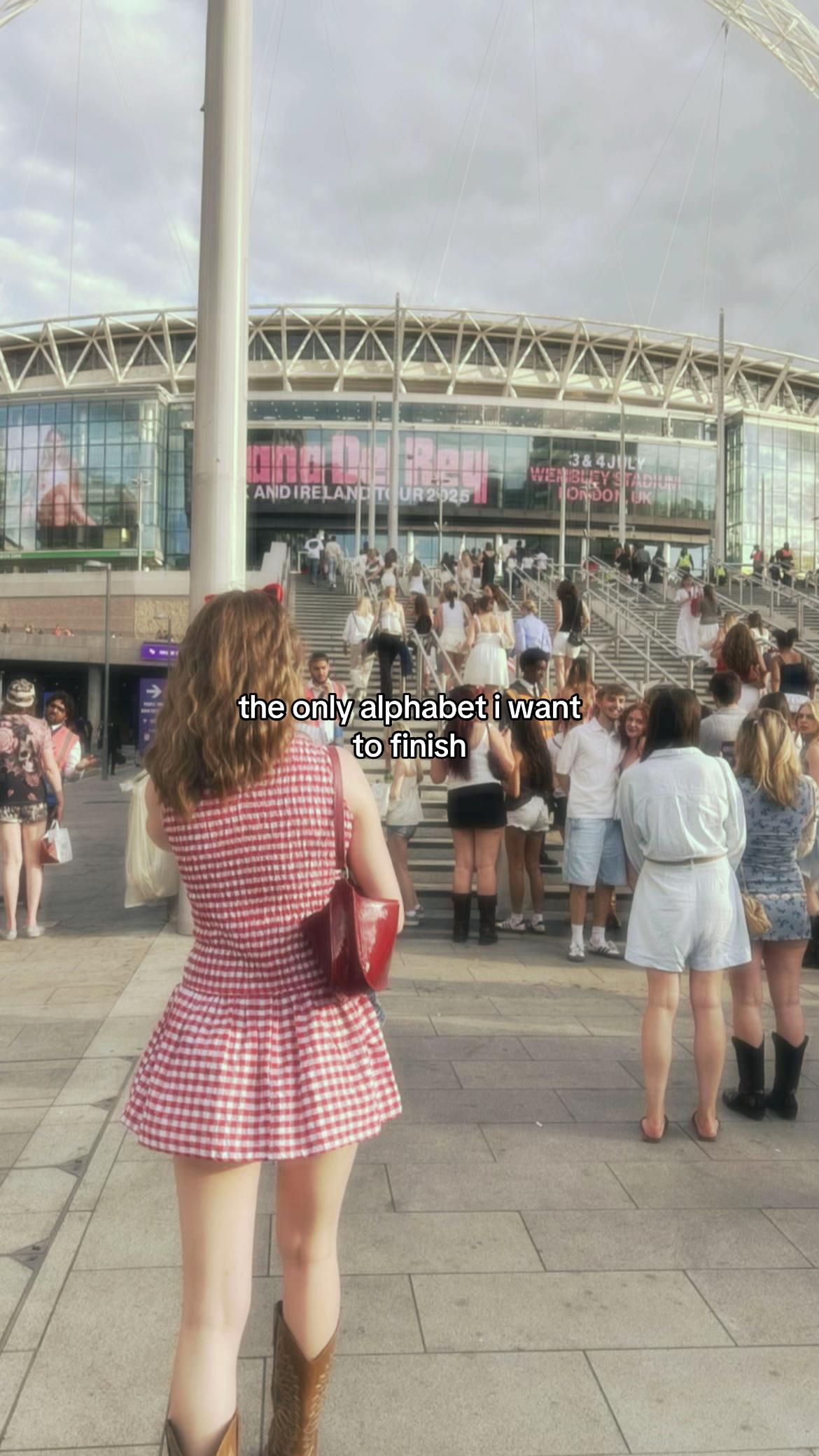 @𝑀𝑜𝓁𝓁𝓎𝑀𝒶𝓎 ⸆⸉  ོ ౨ৎ