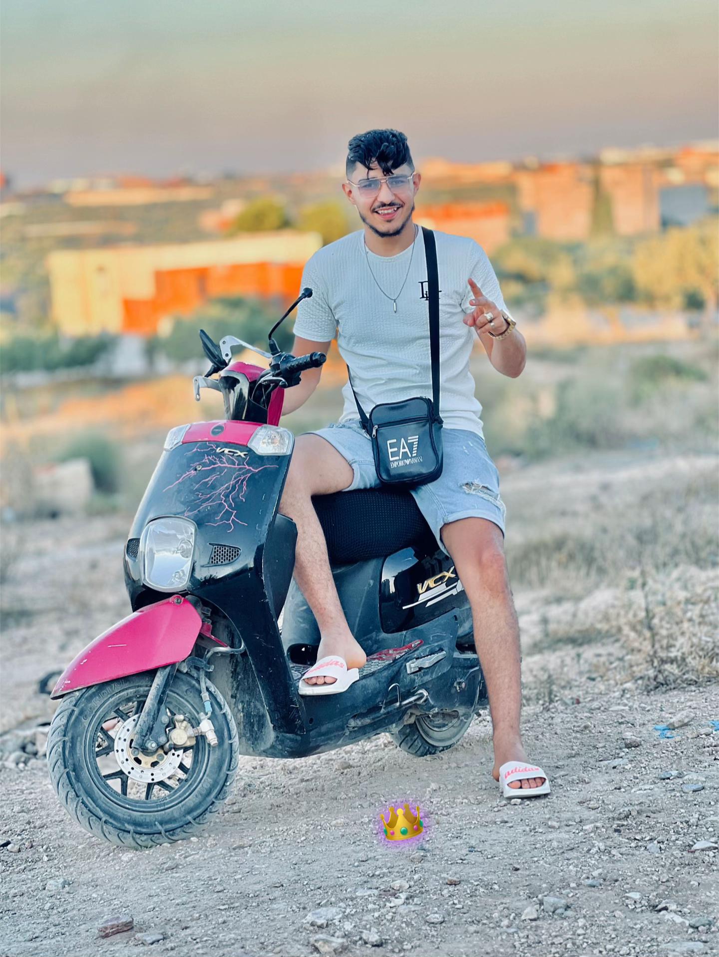 @👑قاسم أمين الزعيشي👑