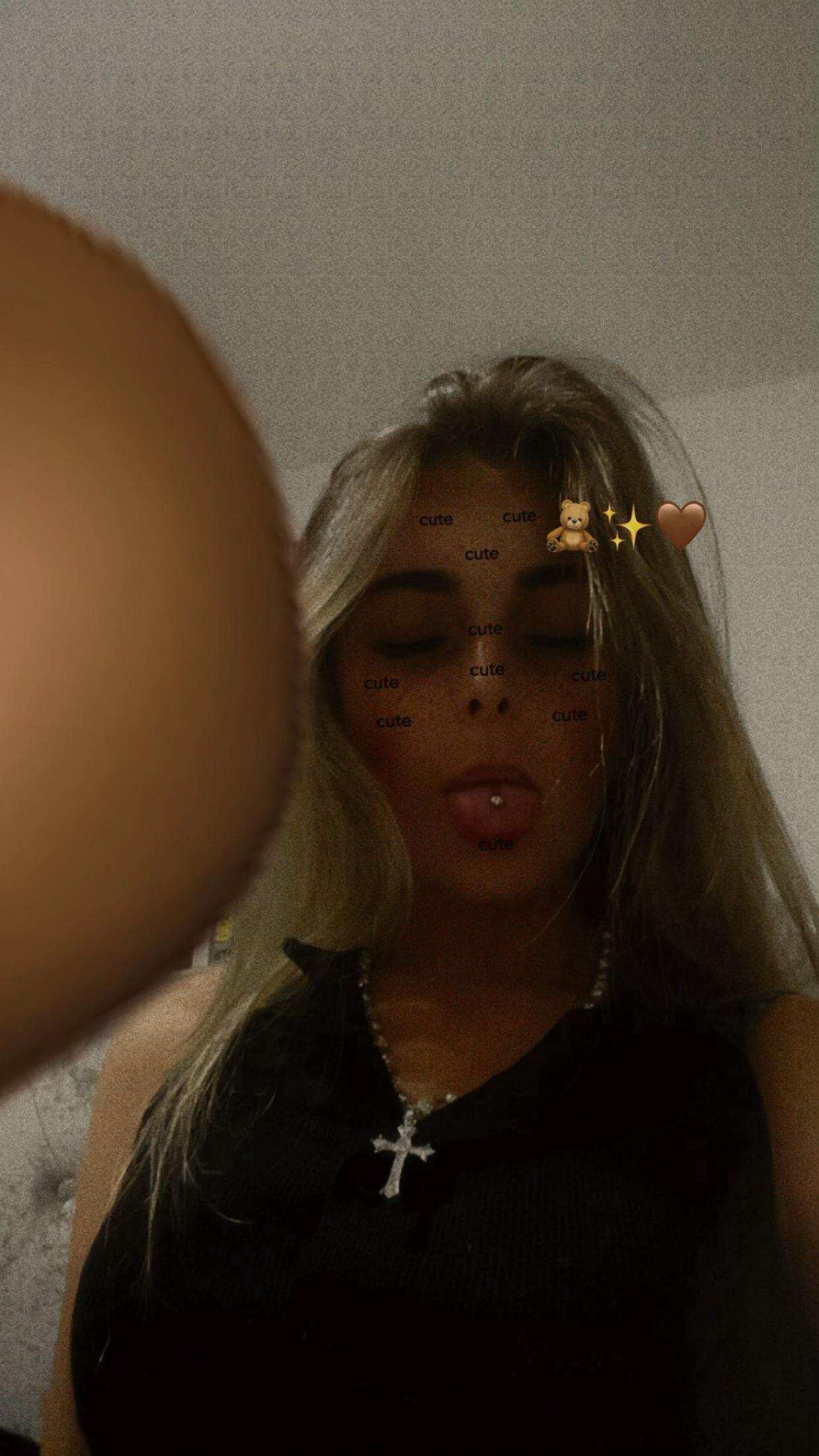 @leah18x