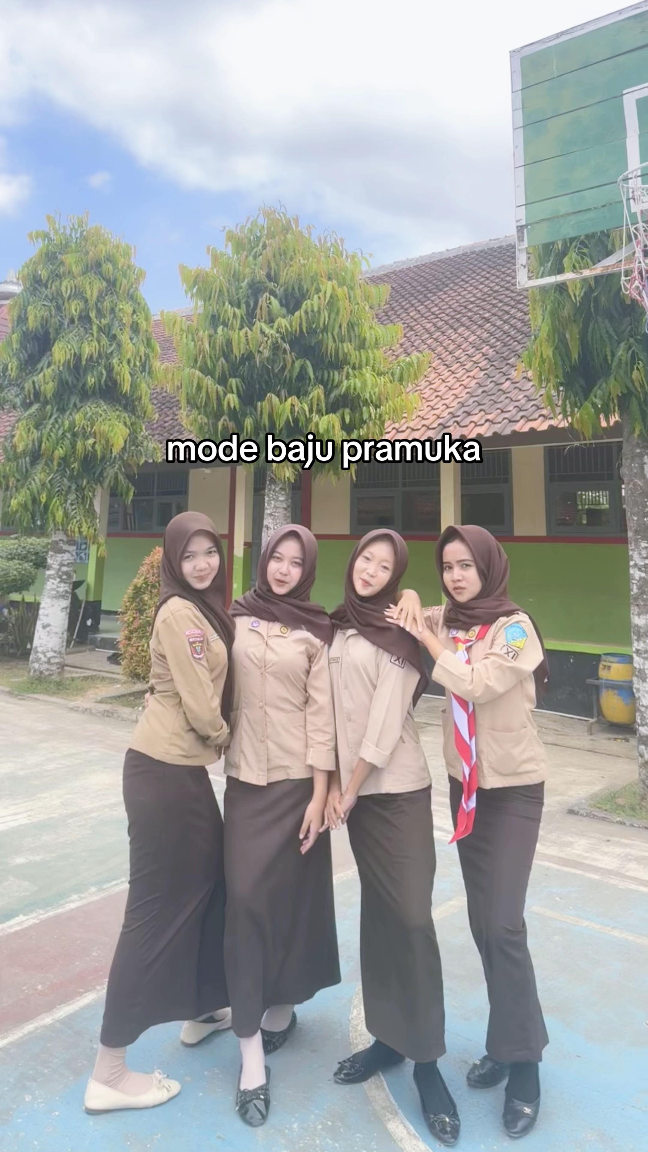 @ellysaa