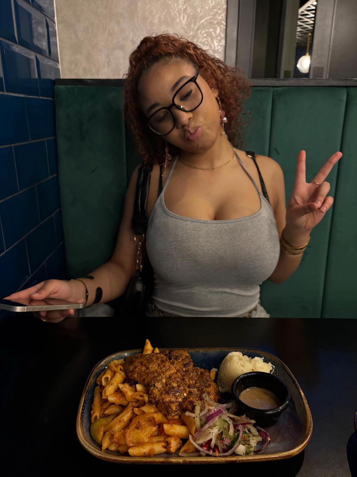 @goldgirllyy