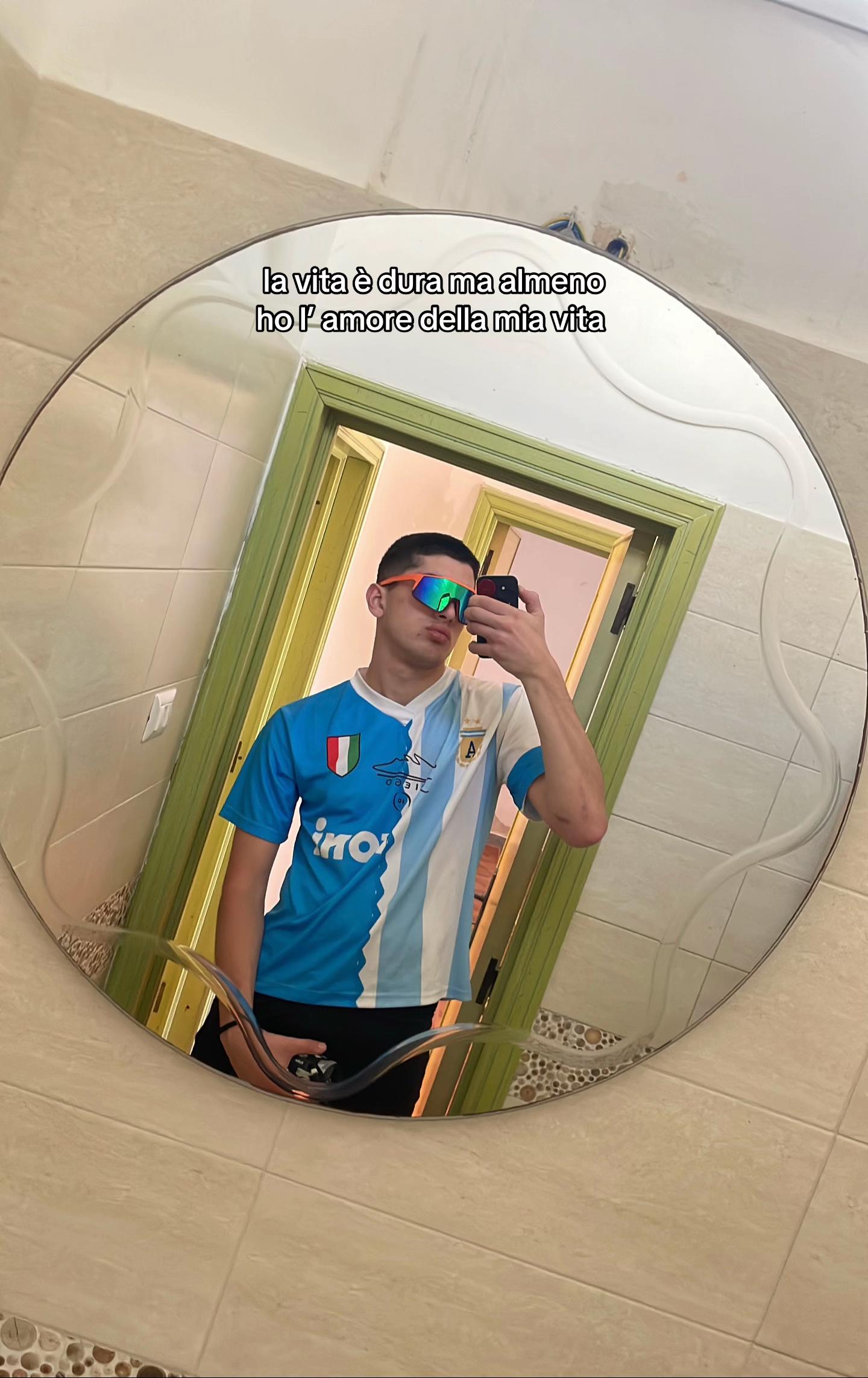 @🦅