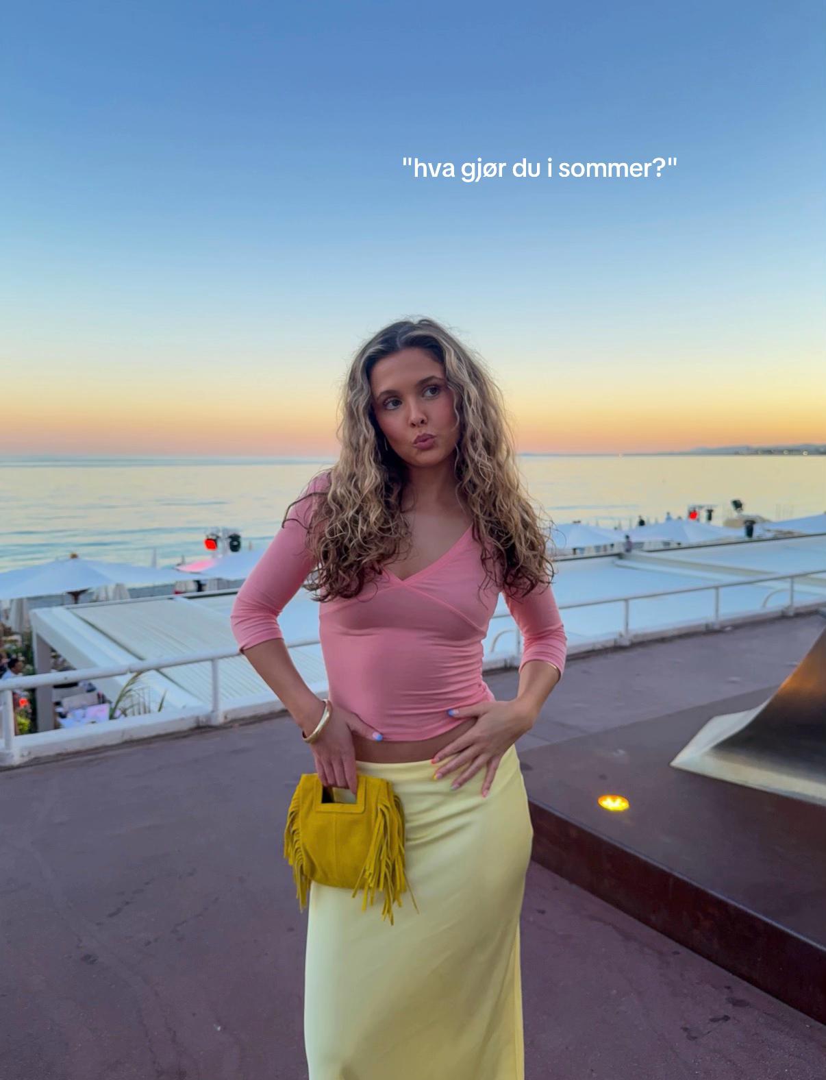 @KAROLINE KR&Oslash;VEL