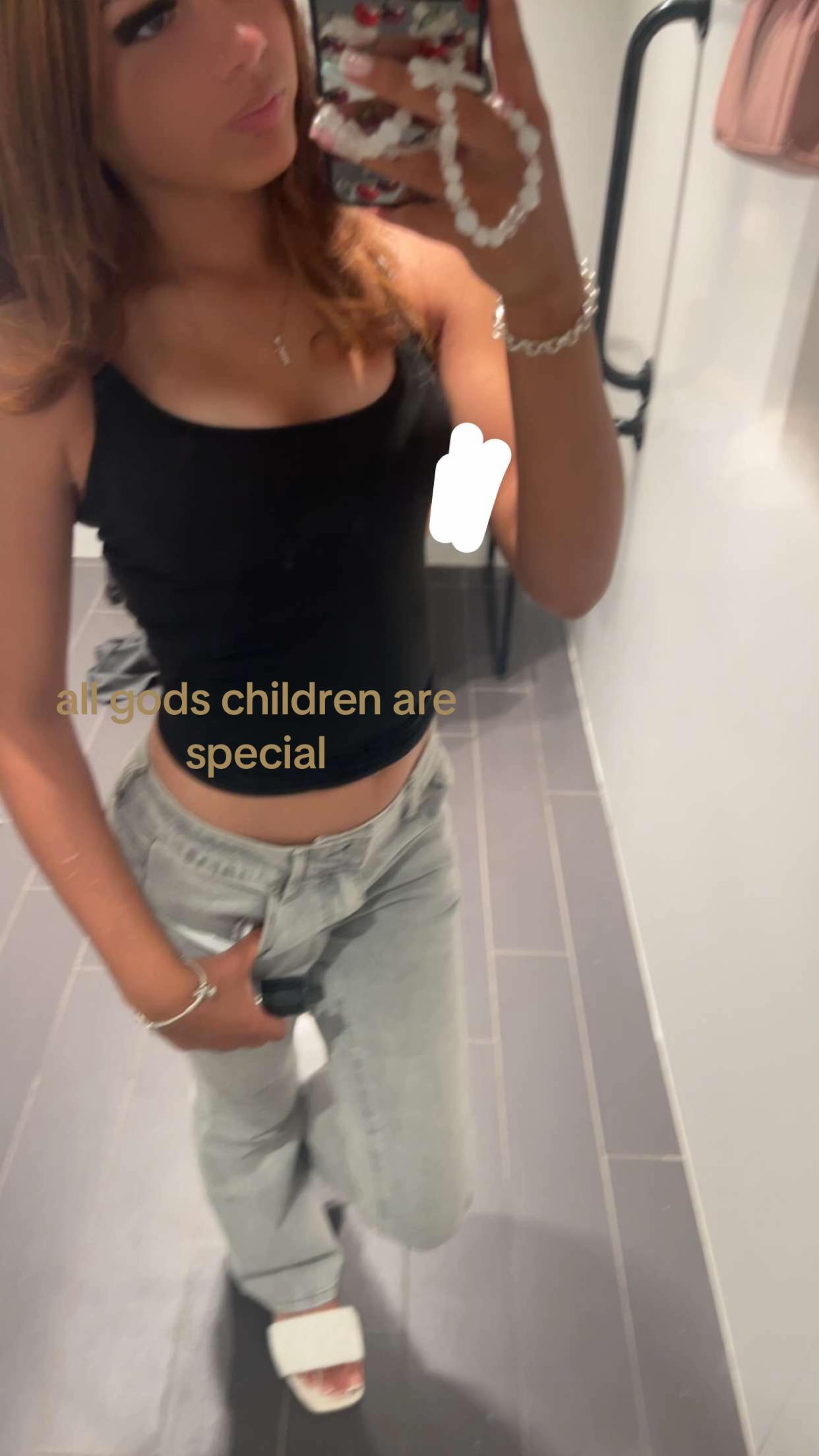 @𝐭𝐞𝐞𝐬𝐬𝐩𝐚𝐦ꨄ