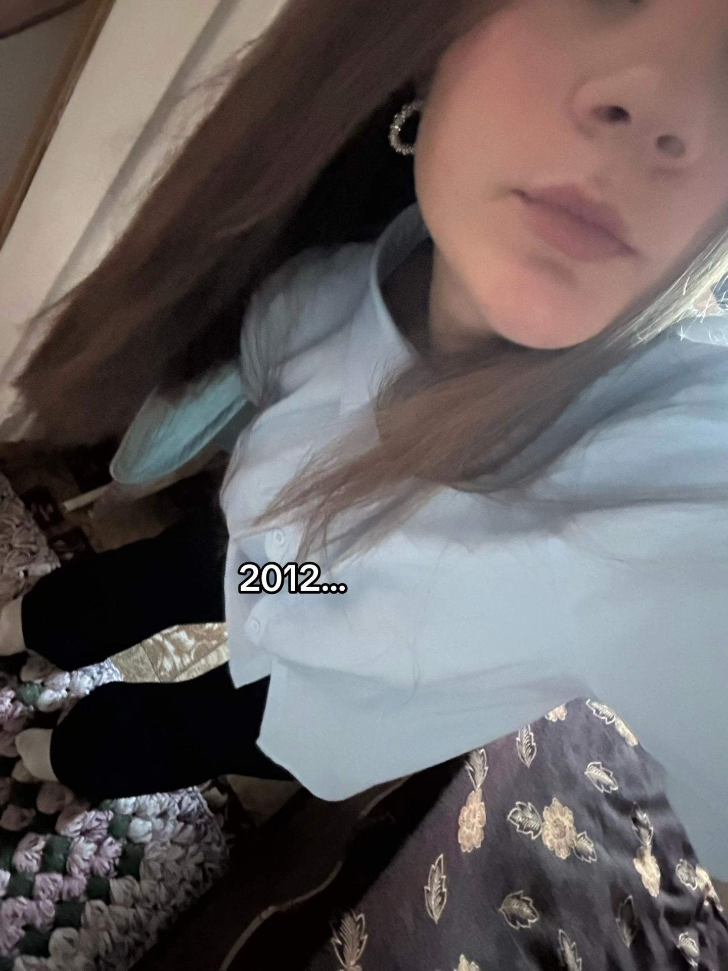 @полина молодая