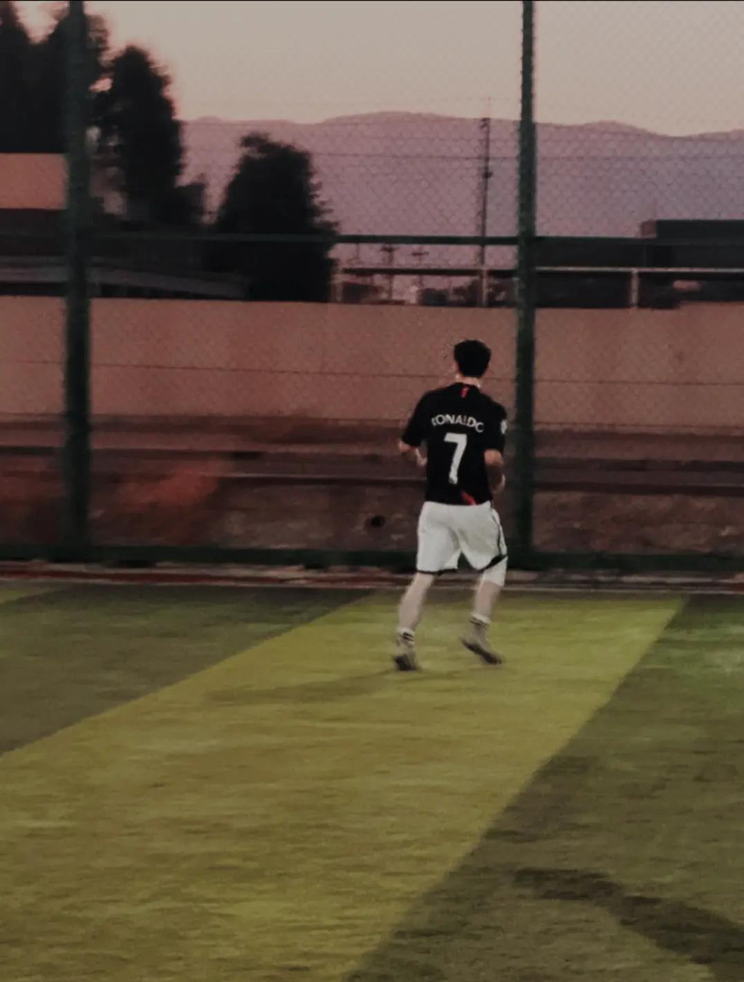 @𝐒𝐀𝐌𝐈𝐑⚽🖤