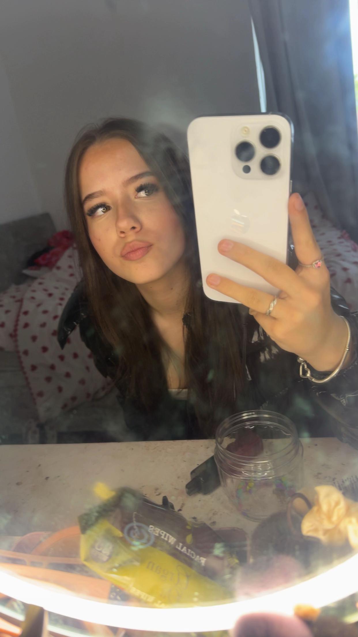 @ellaspam12xx
