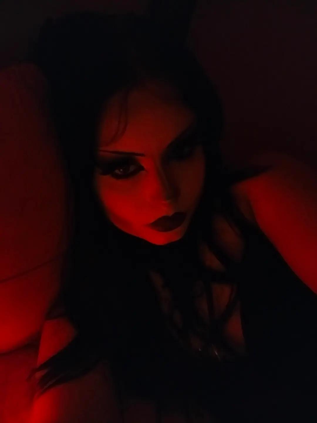 @lilly ✟☠︎︎