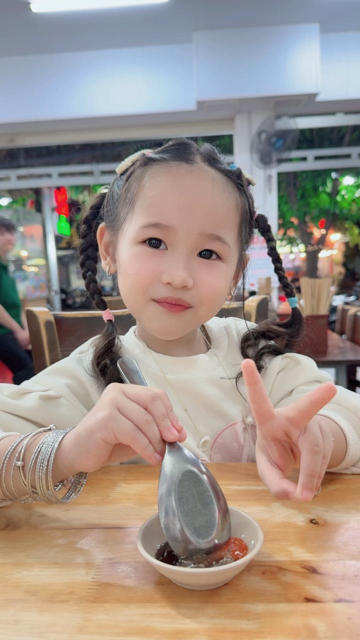 @Nguyễn Tr&acirc;m anh: k&ecirc;nh g&aacute;i xinh