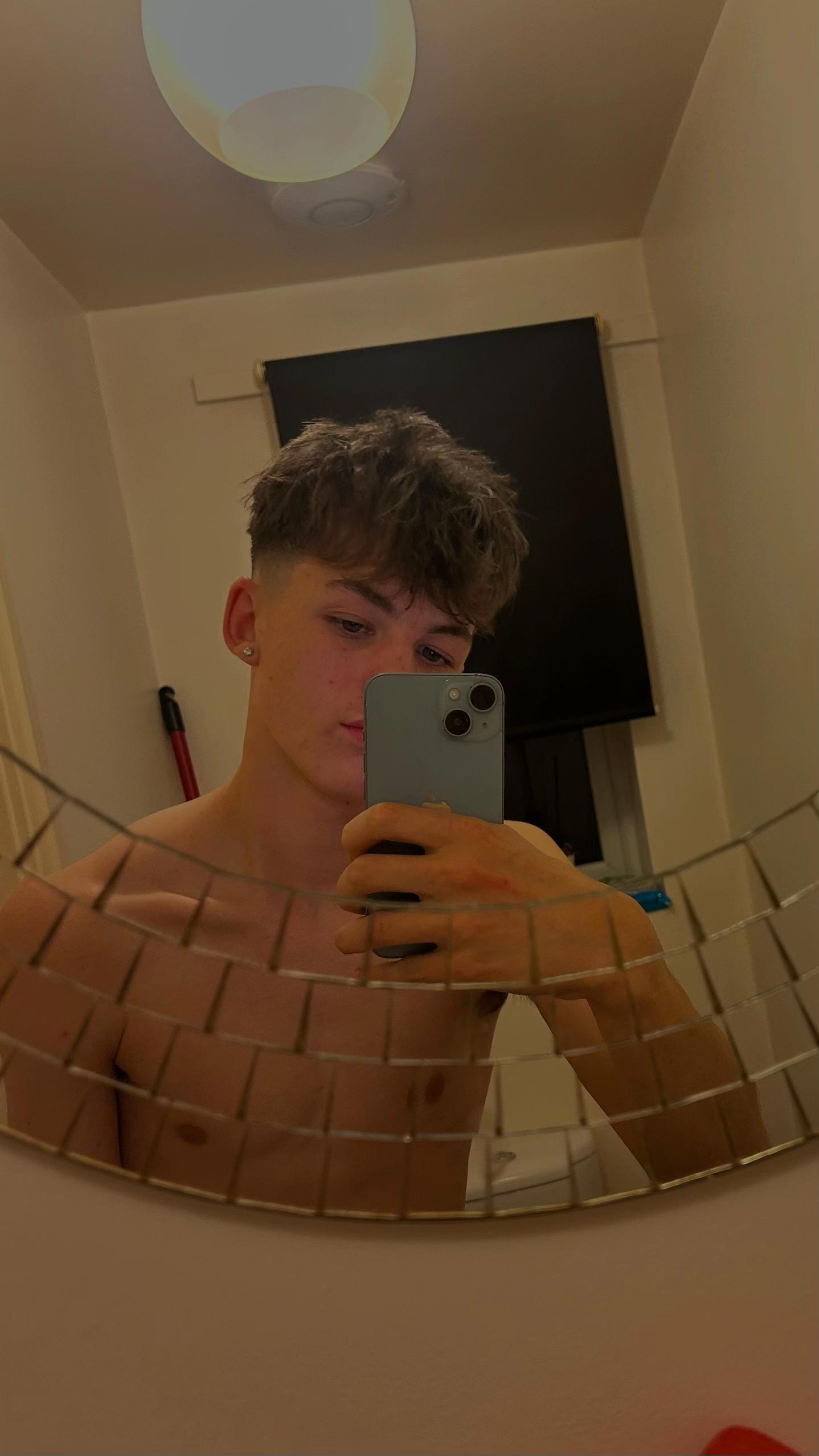 @⃟