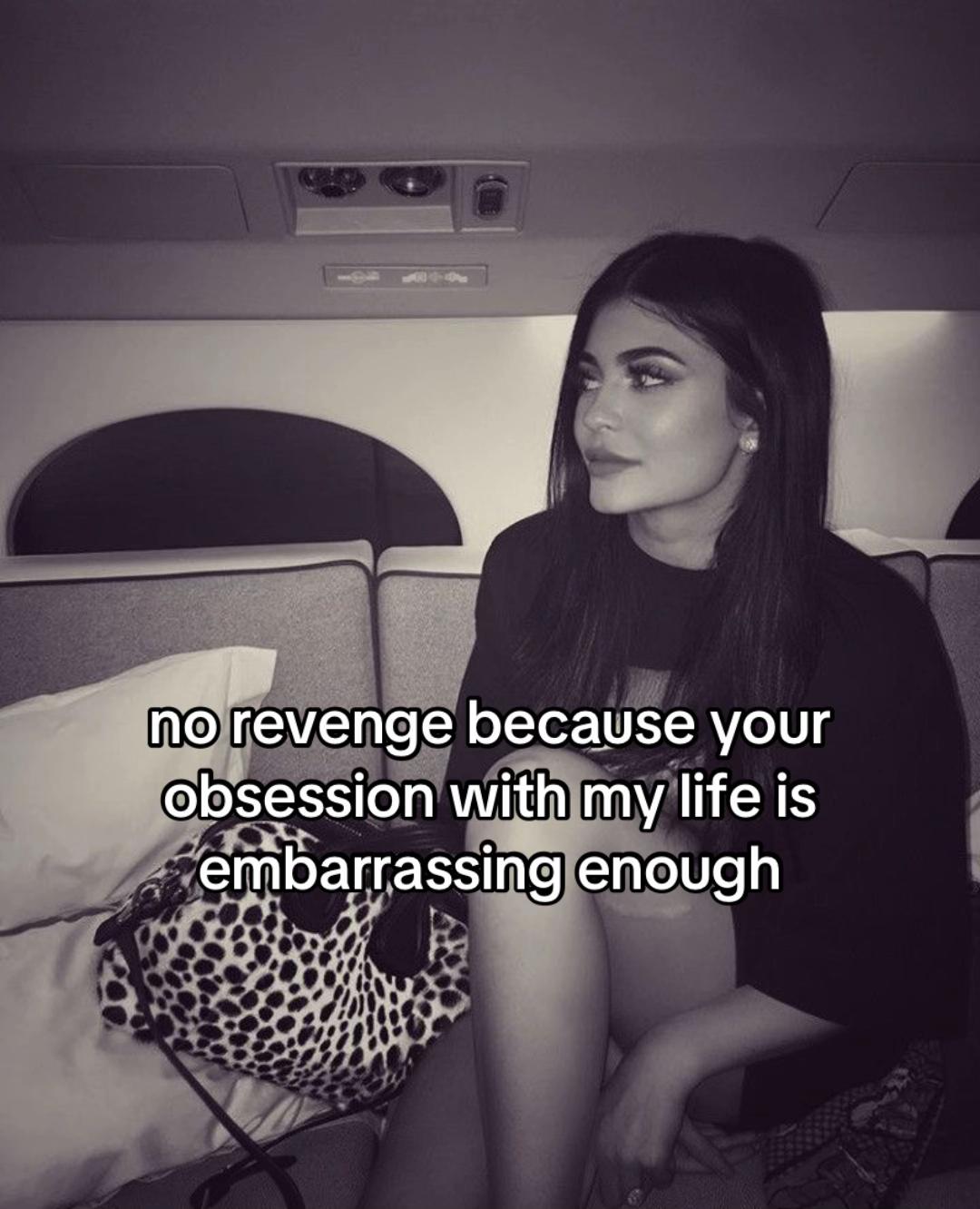 @defnot.girl