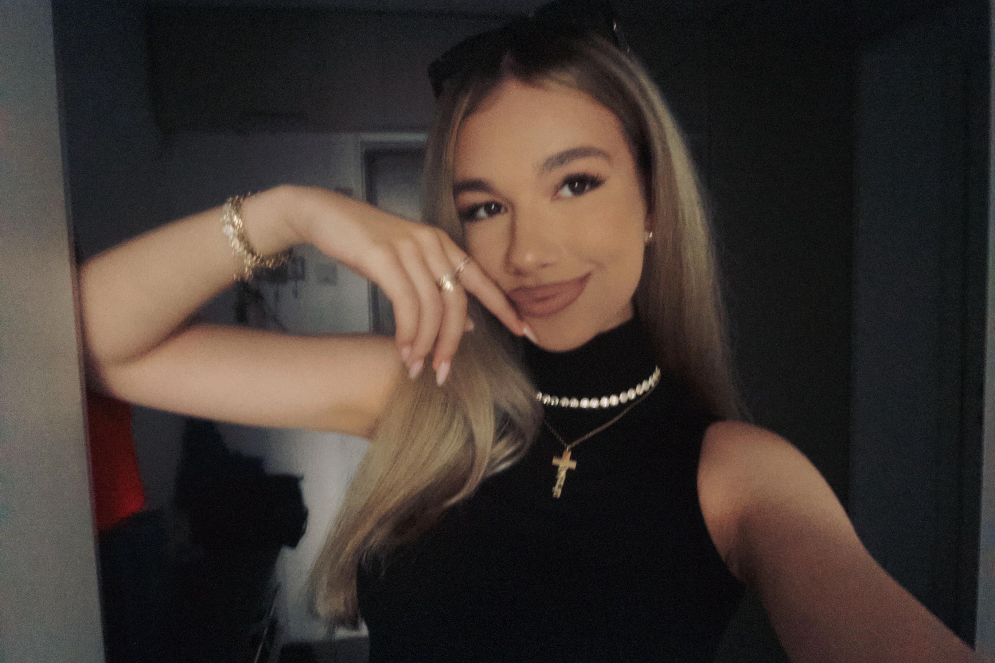 @🖤