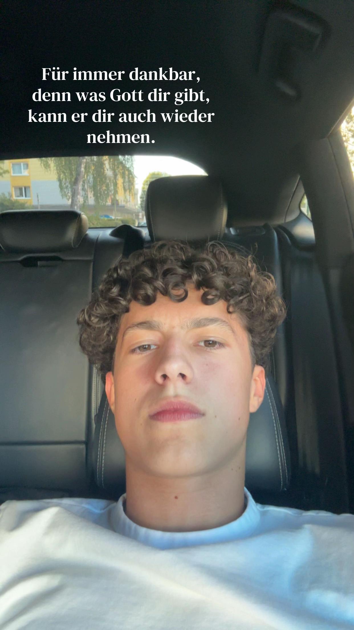 @⃟