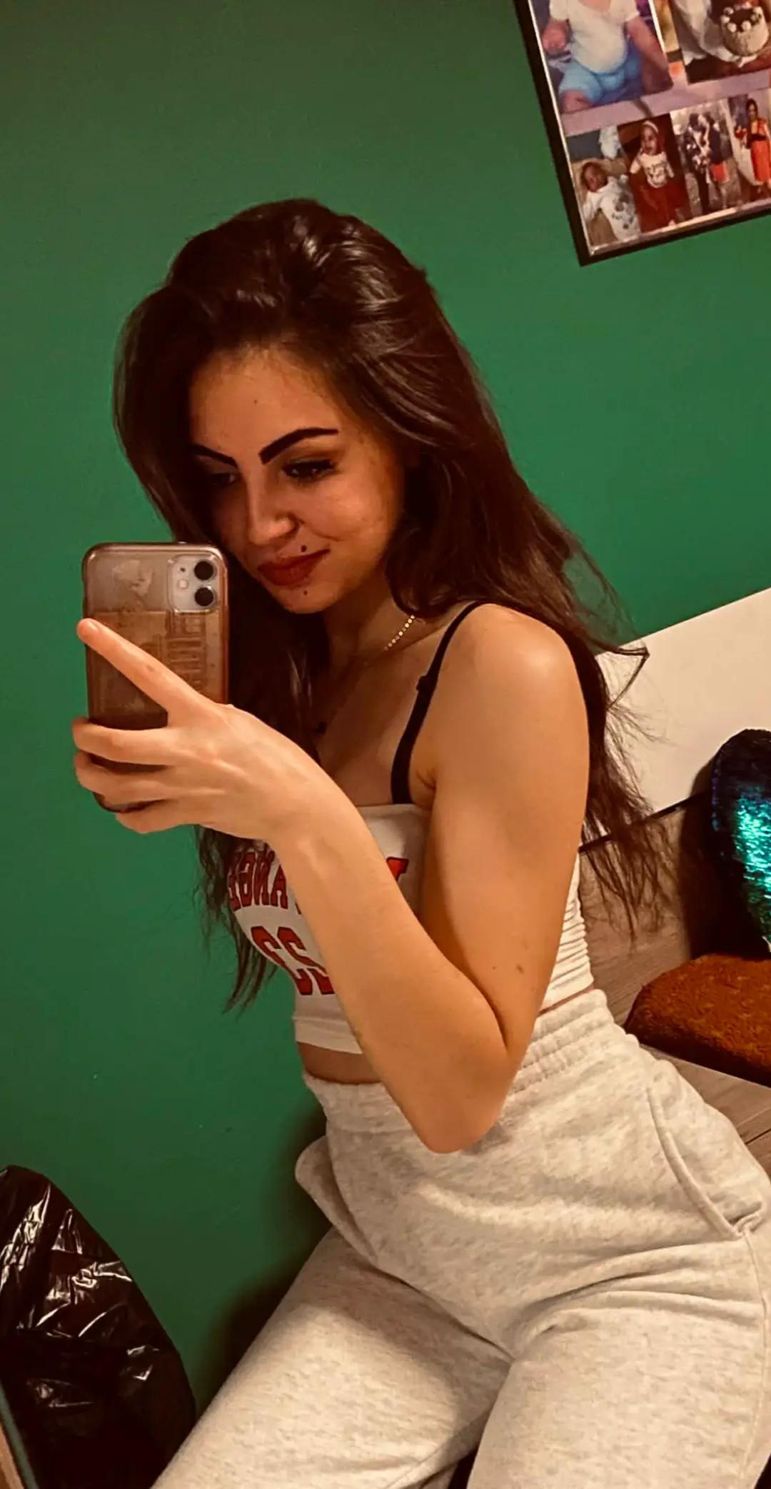 @𝐇𝐞𝐧𝐫𝐢𝐞𝐭𝐭𝐚🤍