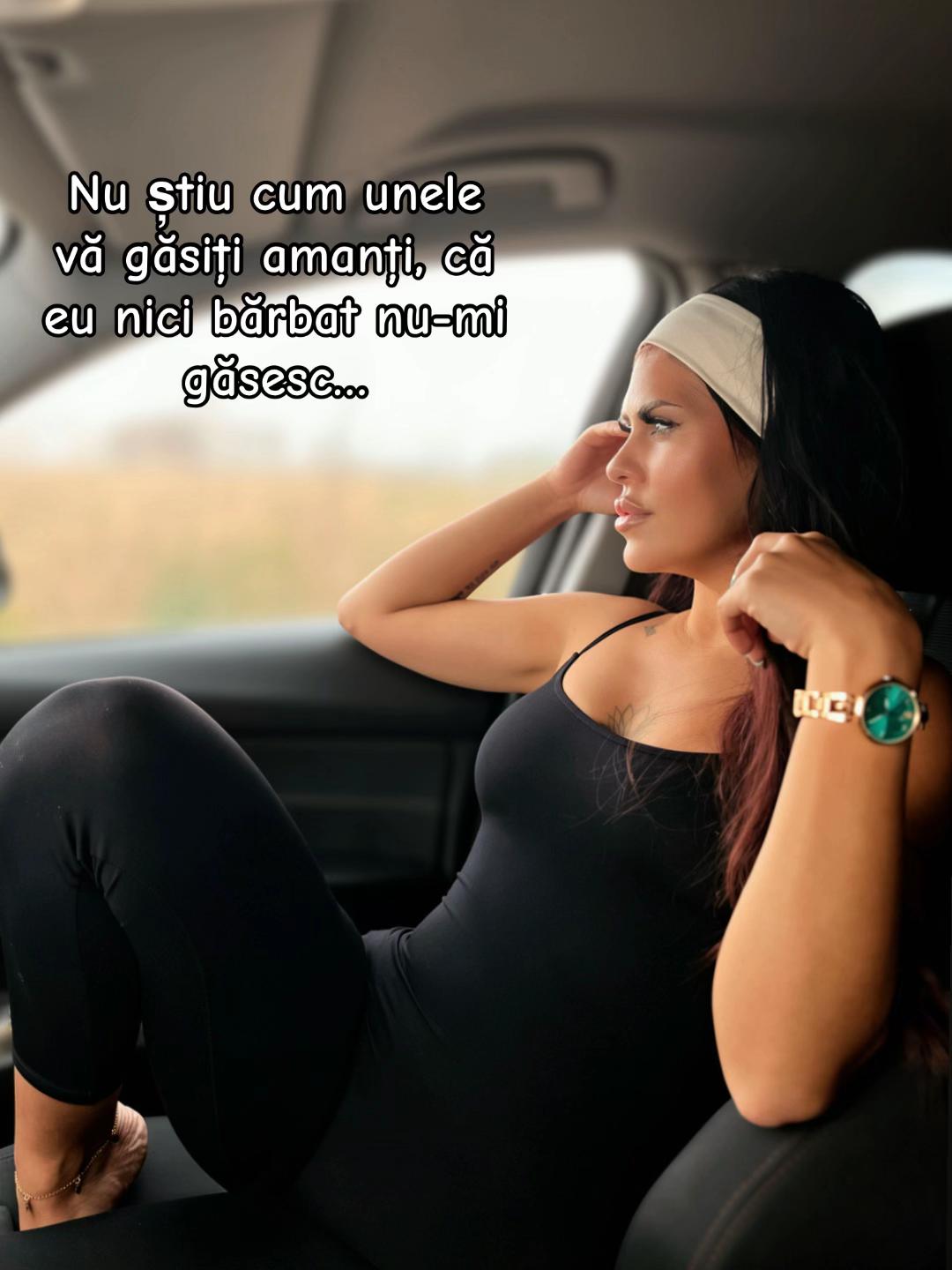 @moniilaaura