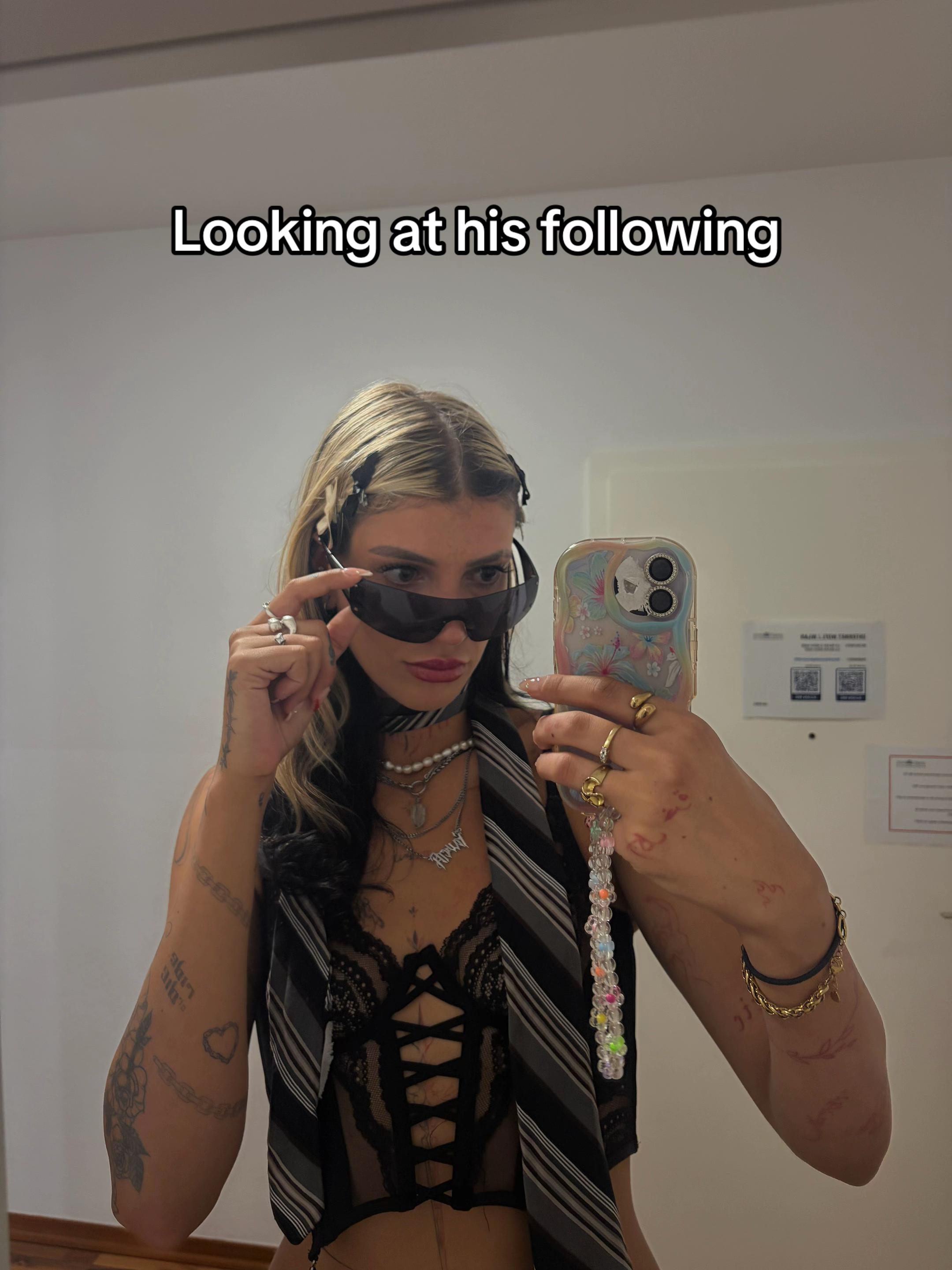 @𝕽𝖎𝖆 🪩