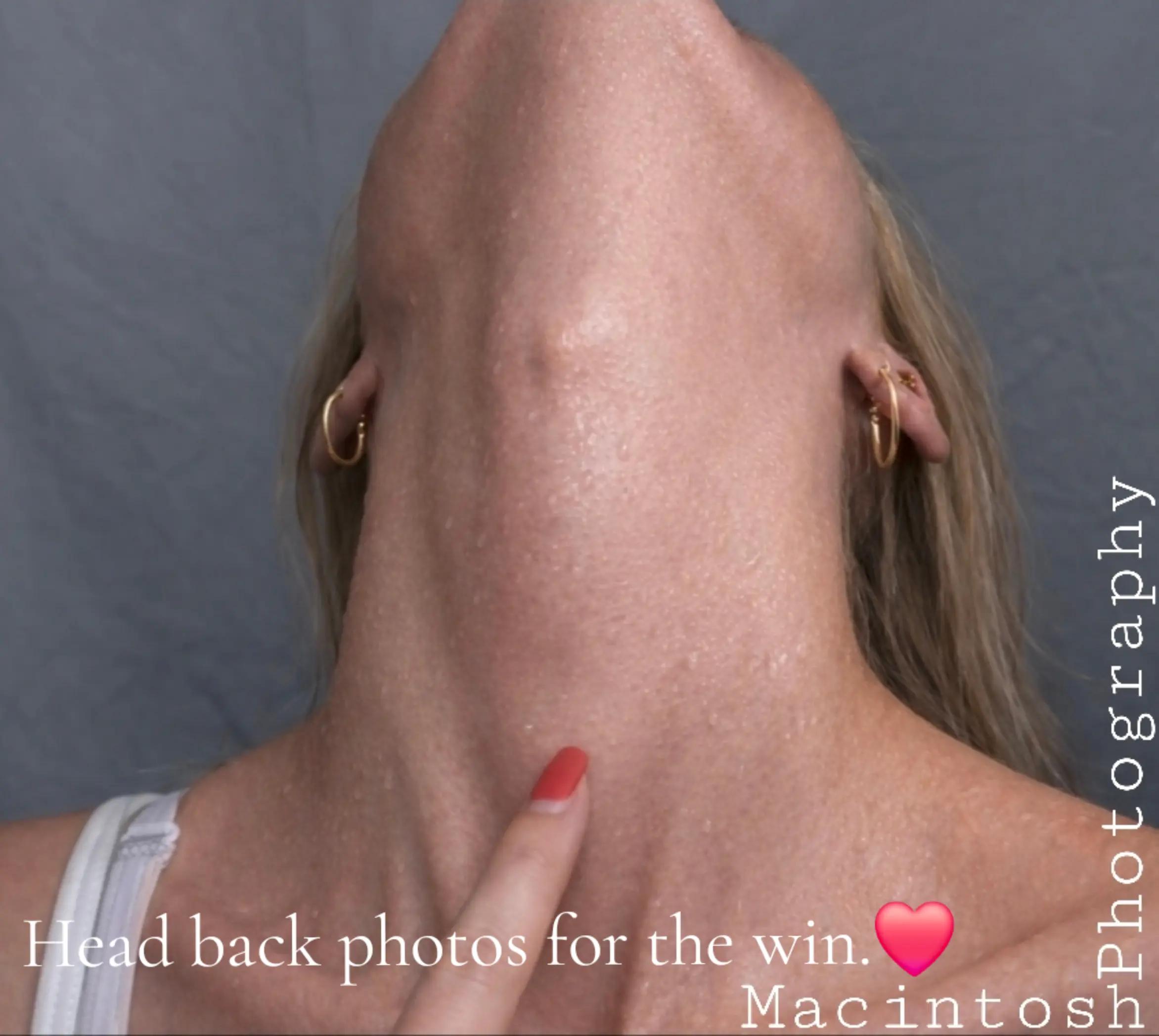 @Female_Neck_Appreciation