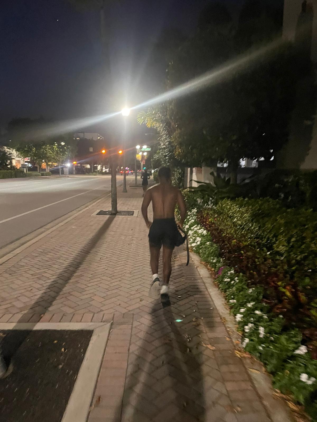 @John🇭🇹