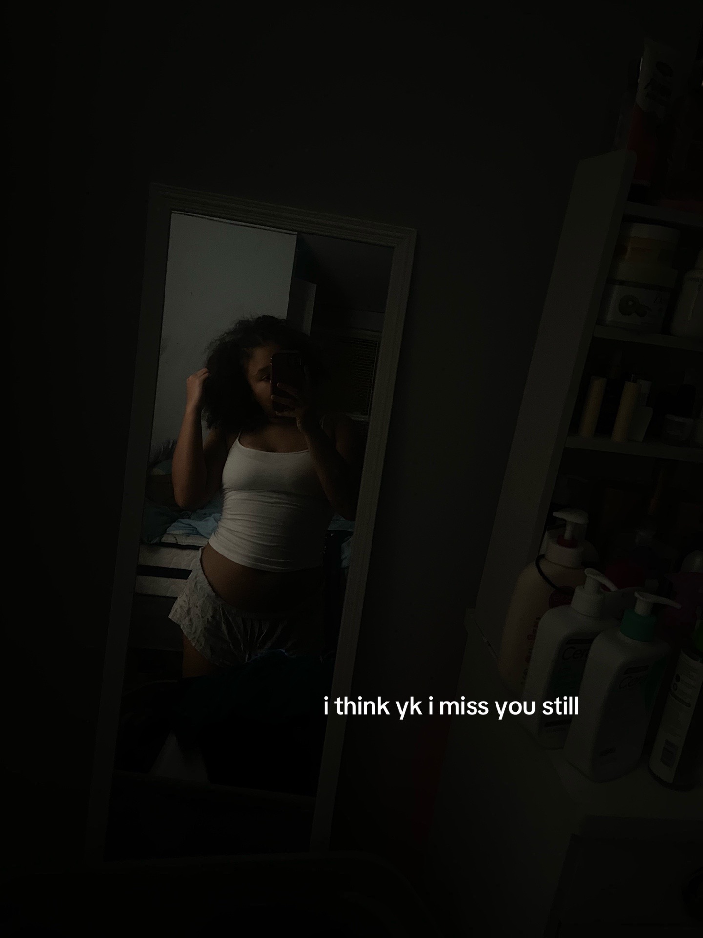 @•